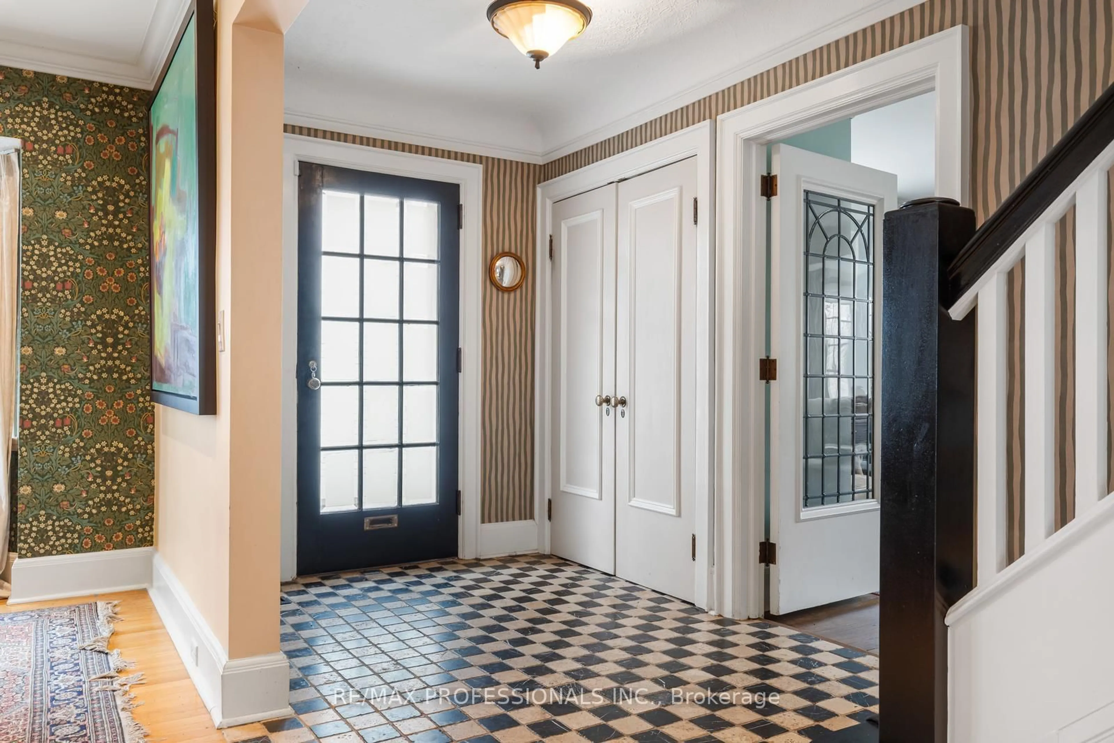 Indoor entryway for 85 Sherwood Ave, Toronto Ontario M4P 2A6