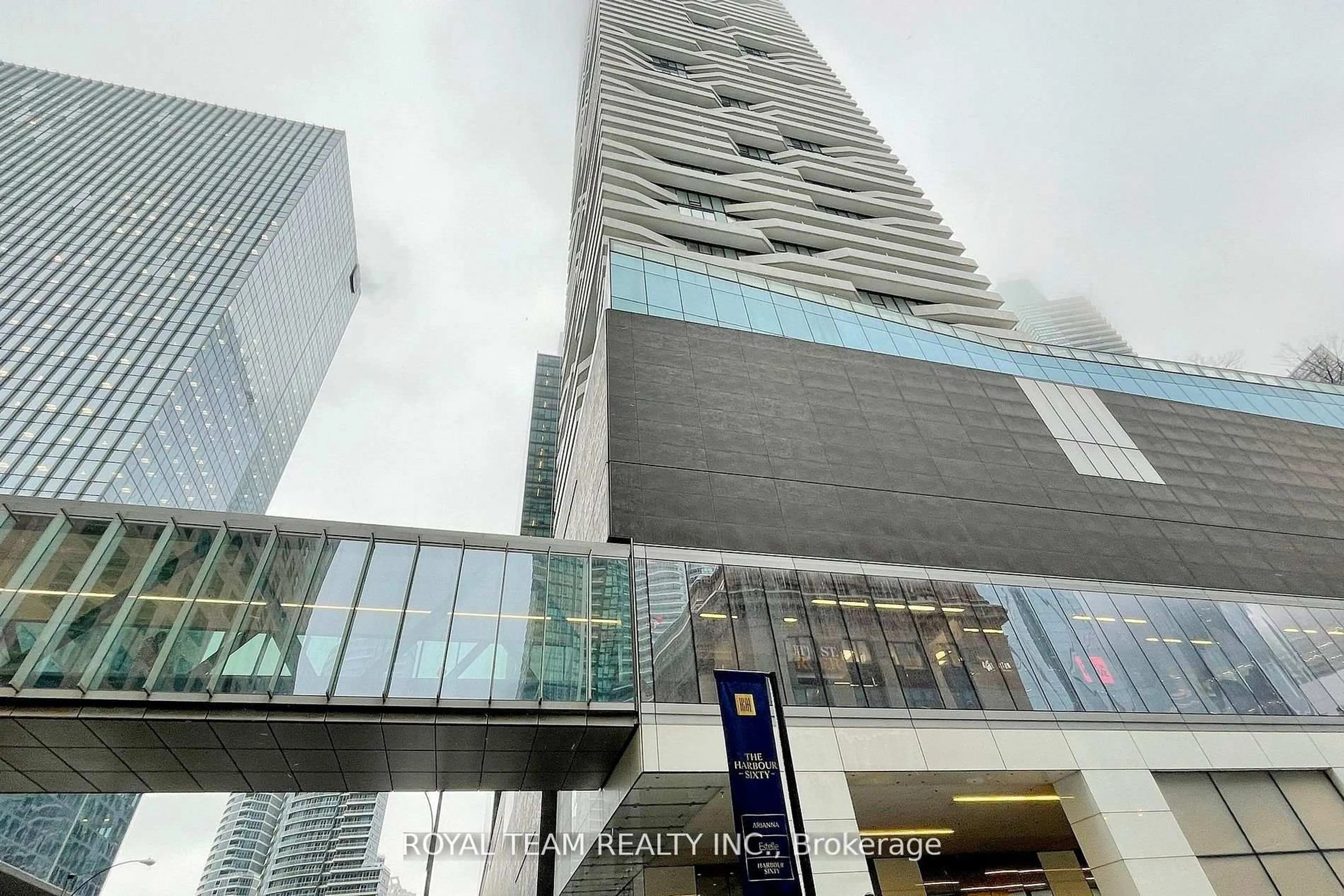 Indoor foyer for 88 Harbour St #5703, Toronto Ontario M5J 0C3