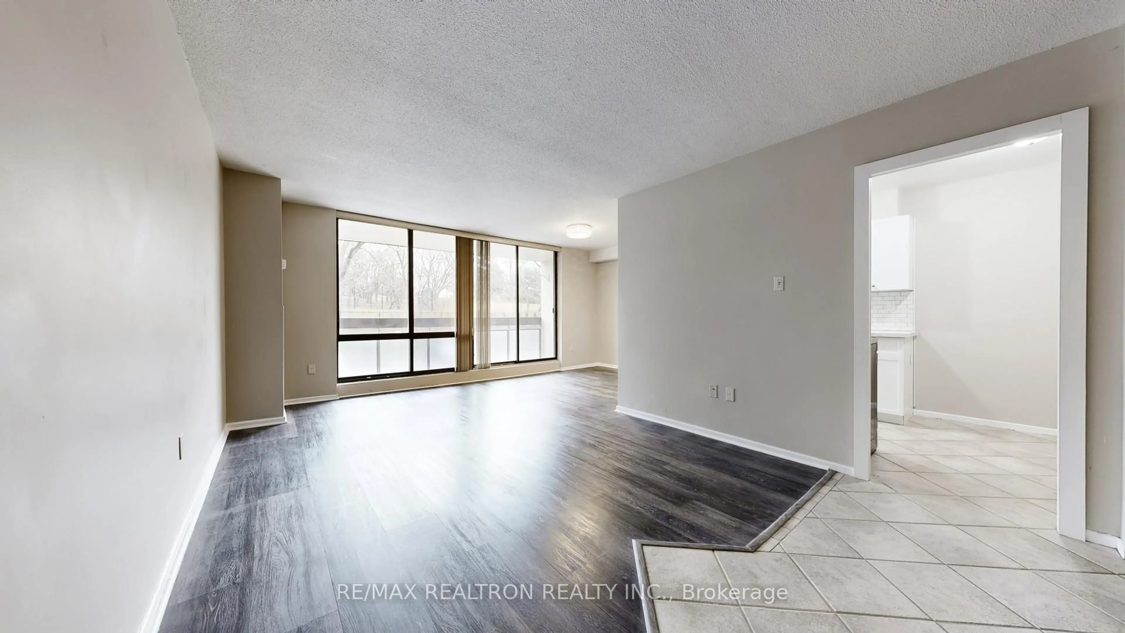 A pic of a room for 350 Seneca Hill Dr #212, Toronto Ontario M2J 4S7