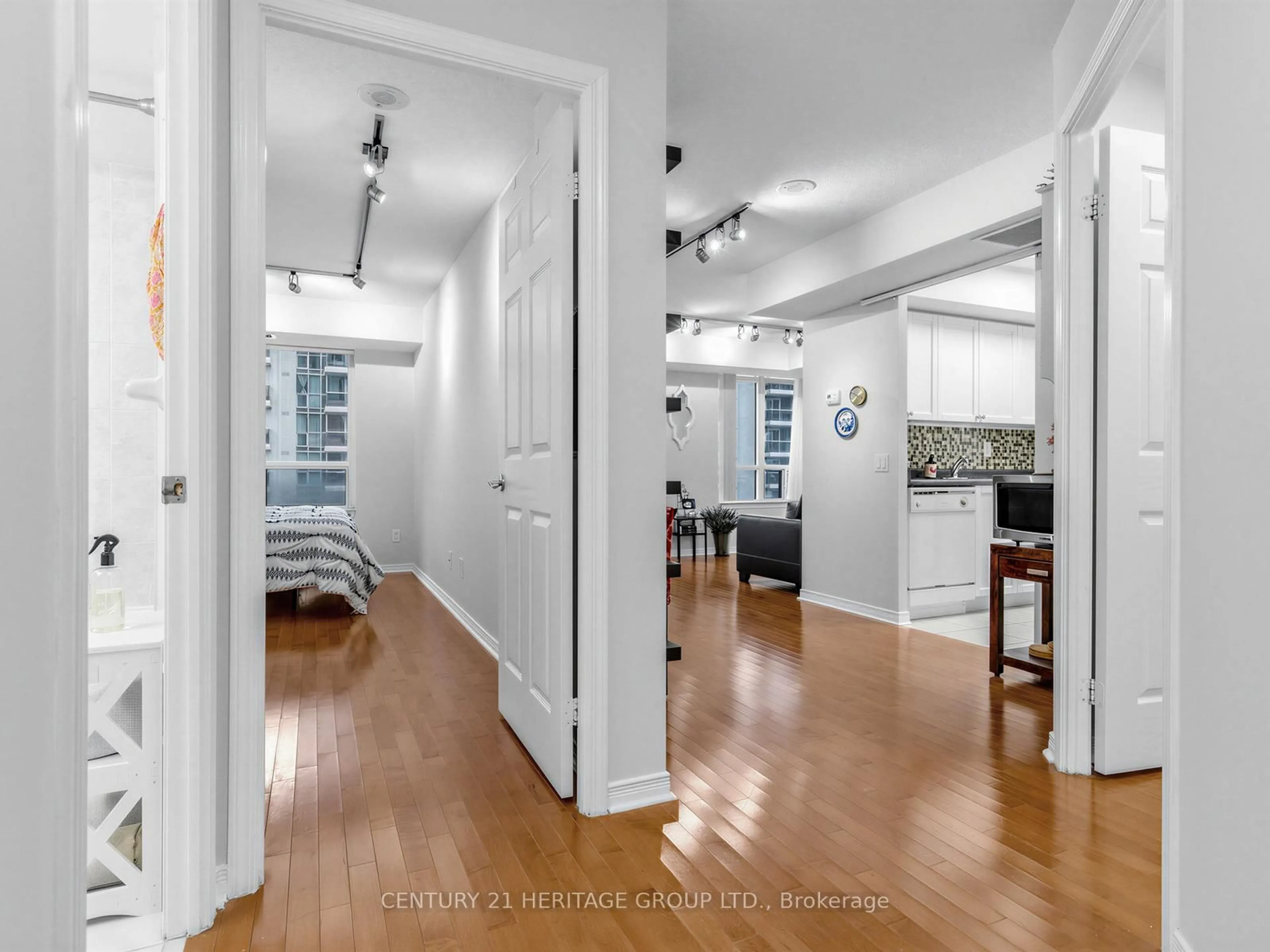 Indoor entryway for 155 Beecroft Rd #815, Toronto Ontario M2N 7C6