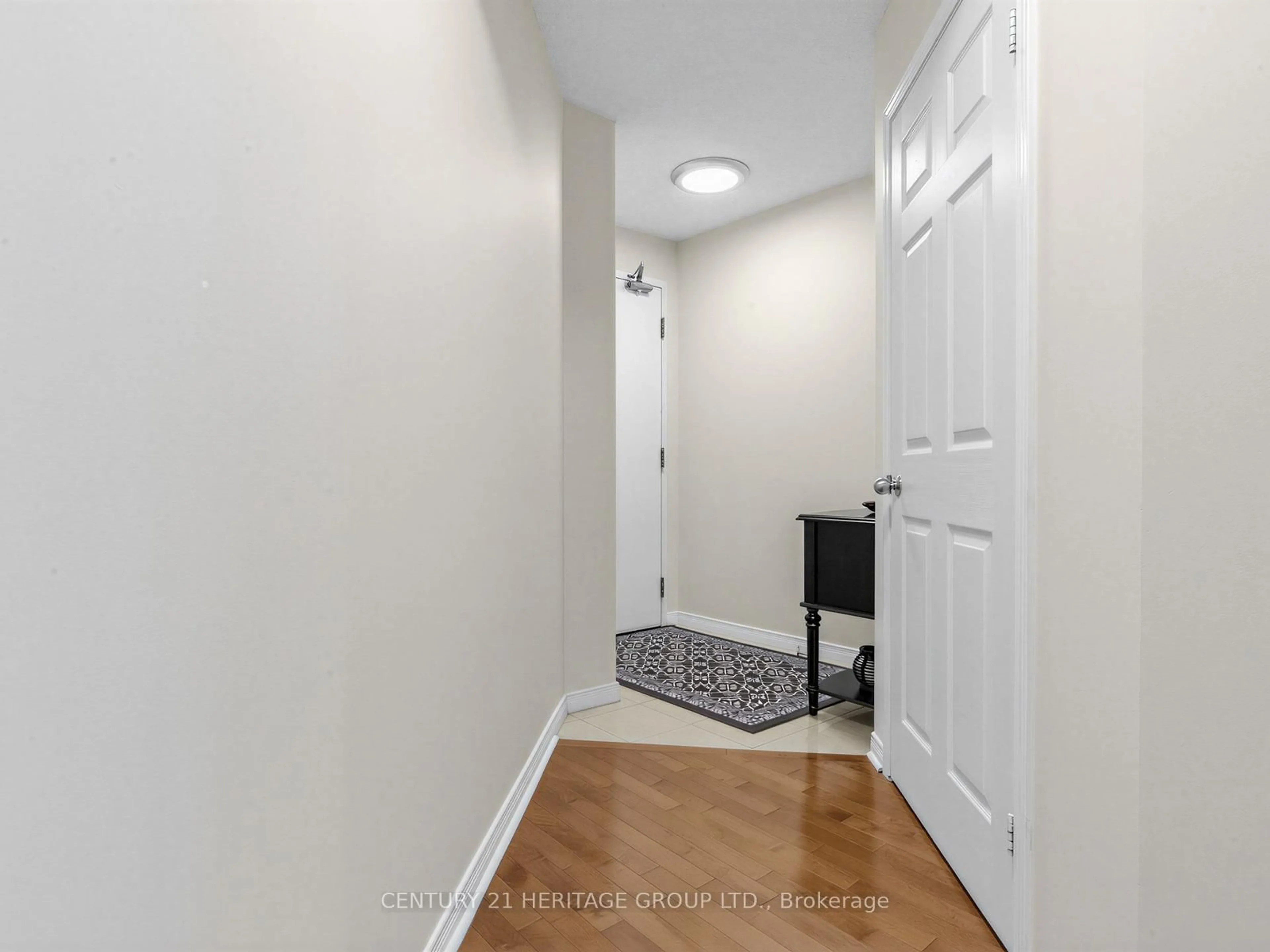 Indoor entryway for 155 Beecroft Rd #815, Toronto Ontario M2N 7C6