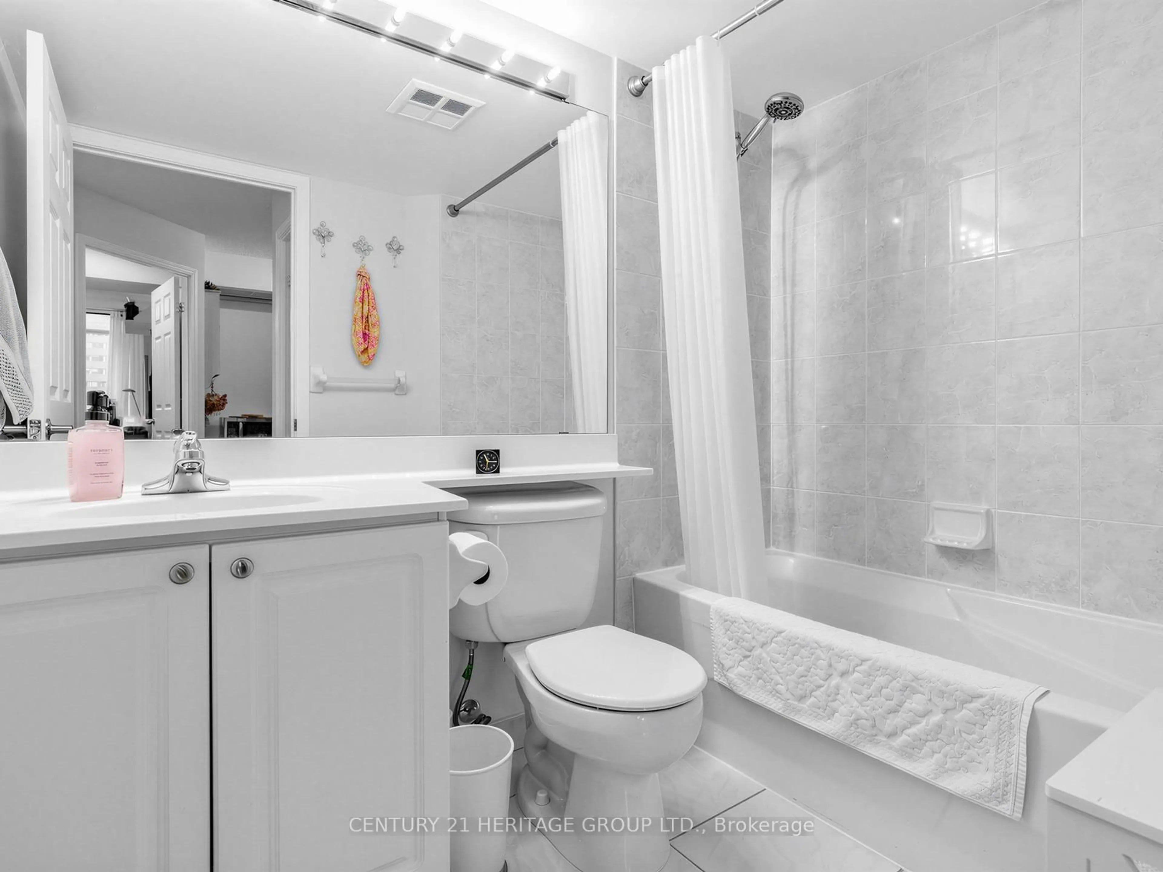 Standard bathroom, unknown for 155 Beecroft Rd #815, Toronto Ontario M2N 7C6