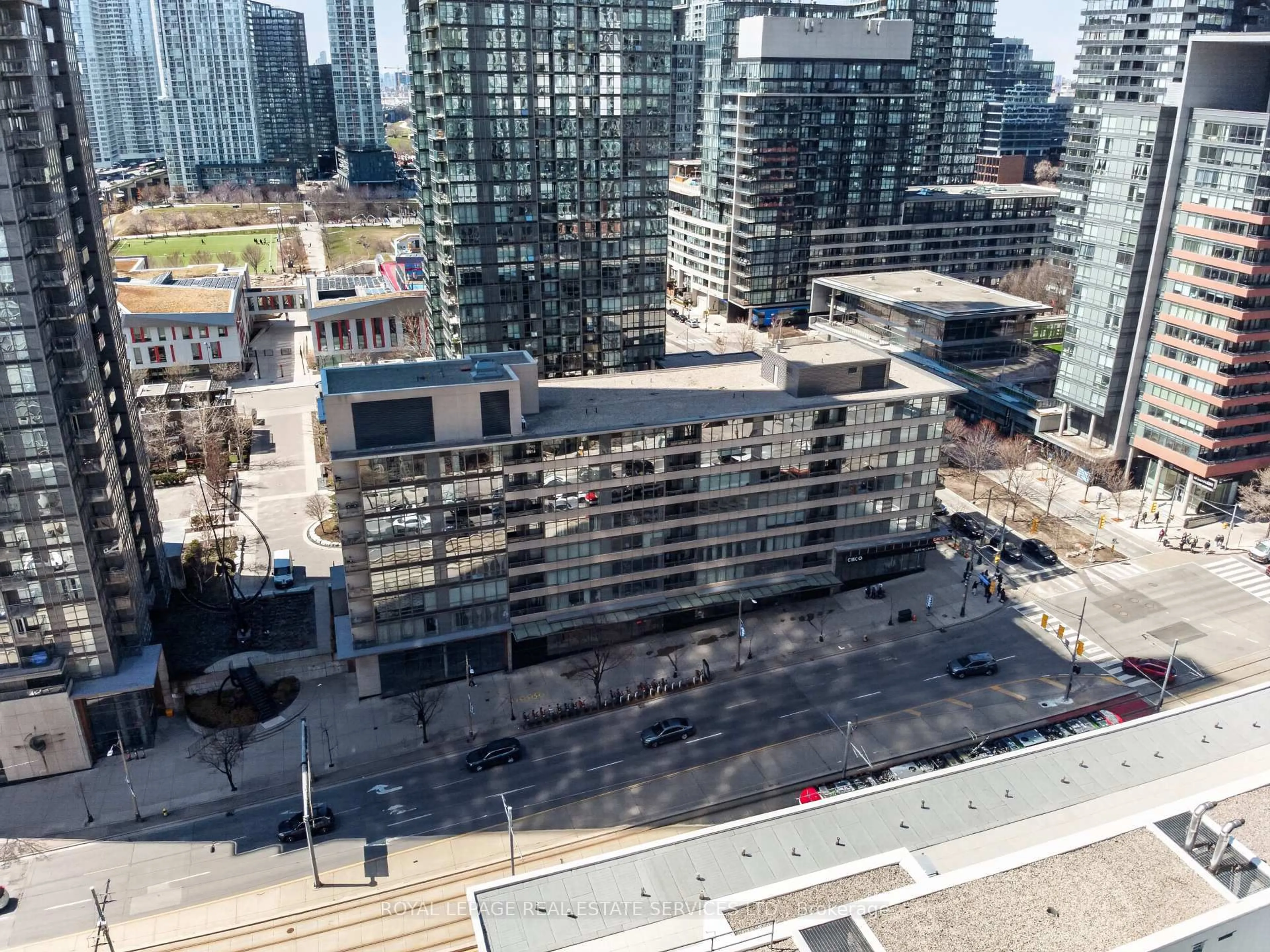 A pic from outside/outdoor area/front of a property/back of a property/a pic from drone, city buildings view from balcony for 15 Brunel Crt #623, Toronto Ontario M5V 3Y6