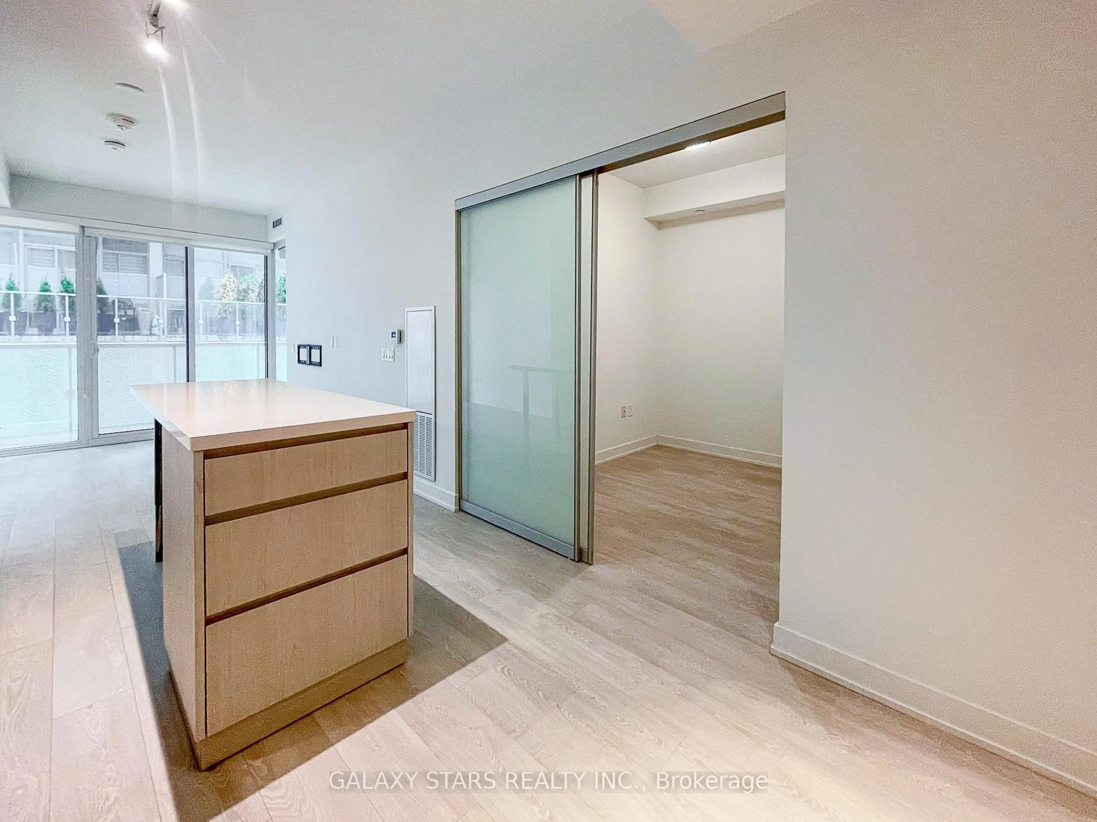 A pic of a room for 15 Queens Quay #309, Toronto Ontario M5E 0C5