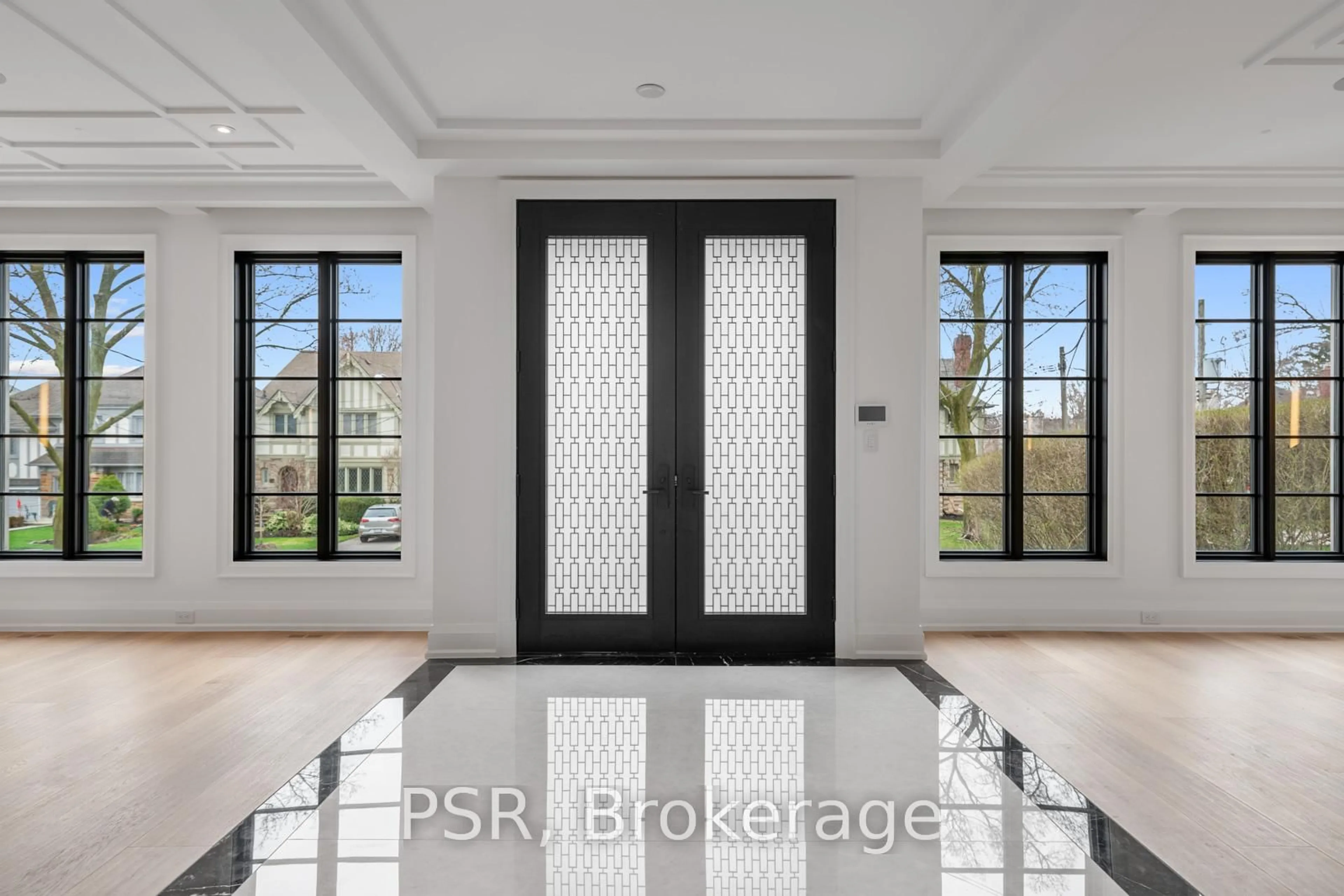 Indoor entryway for 36 Ava Rd, Toronto Ontario M5P 1Y4