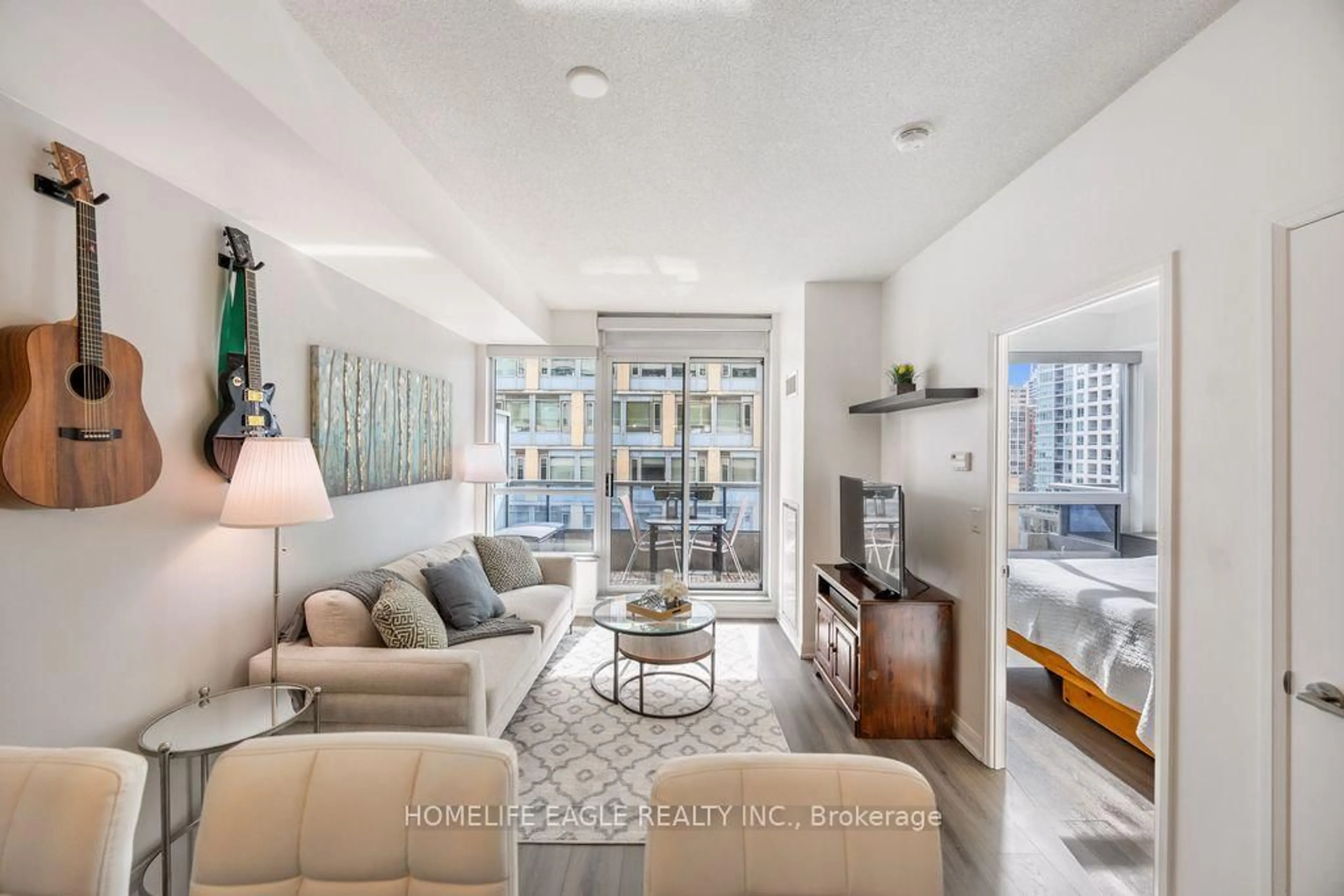 Living room with furniture, unknown for 500 Sherbourne St #606, Toronto Ontario M4X 1L1