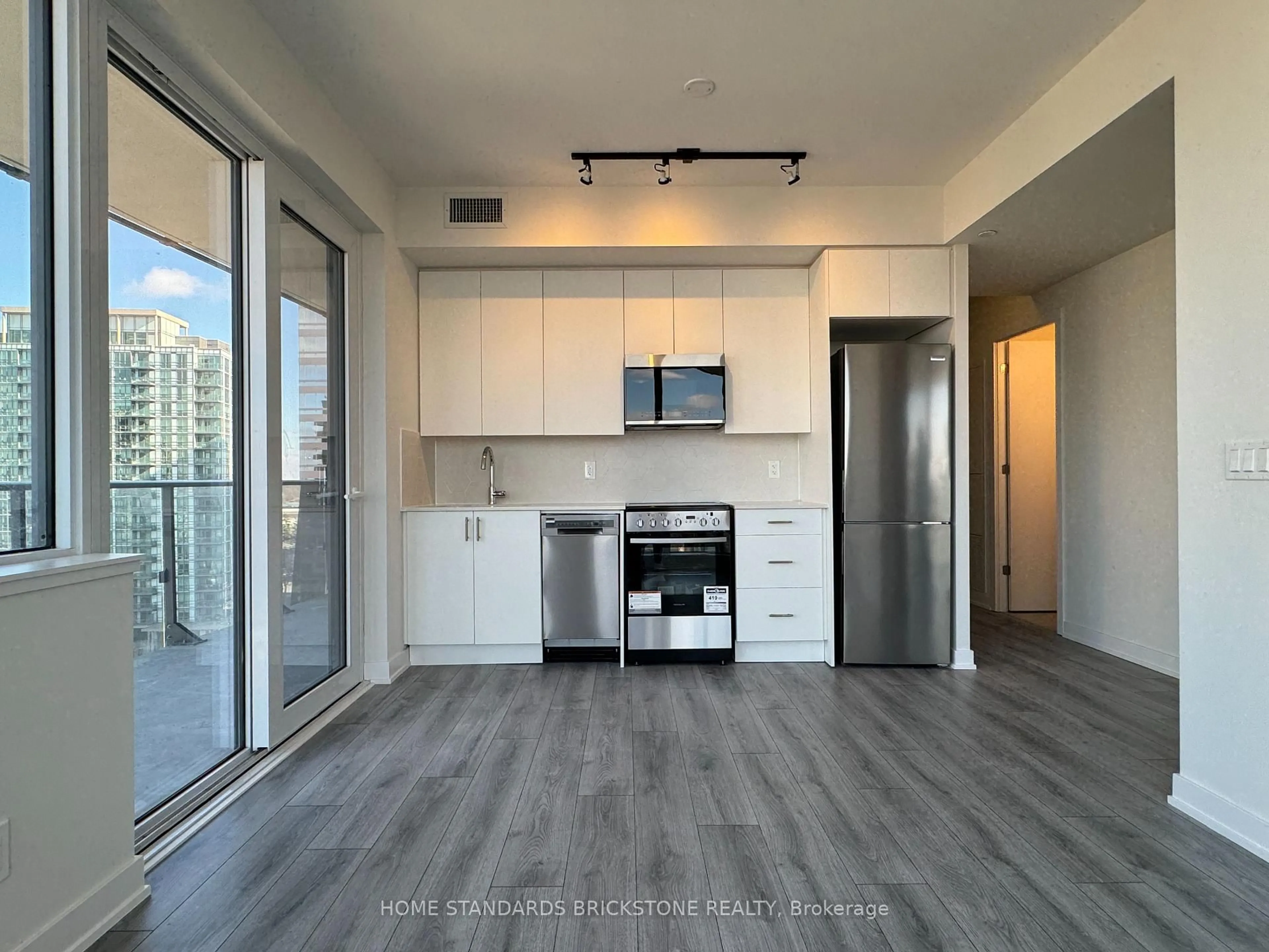 Open concept kitchen, wood/laminate floor for 15 Ellerslie Ave #1008, Toronto Ontario M2N 0L7