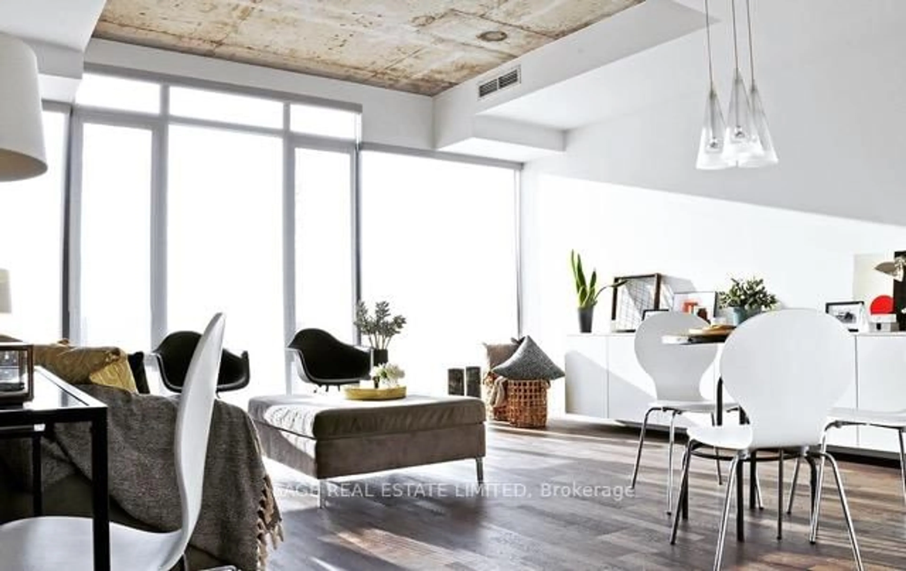 Living room with furniture, unknown for 95 Bathurst St #1406, Toronto Ontario M5V 0H7