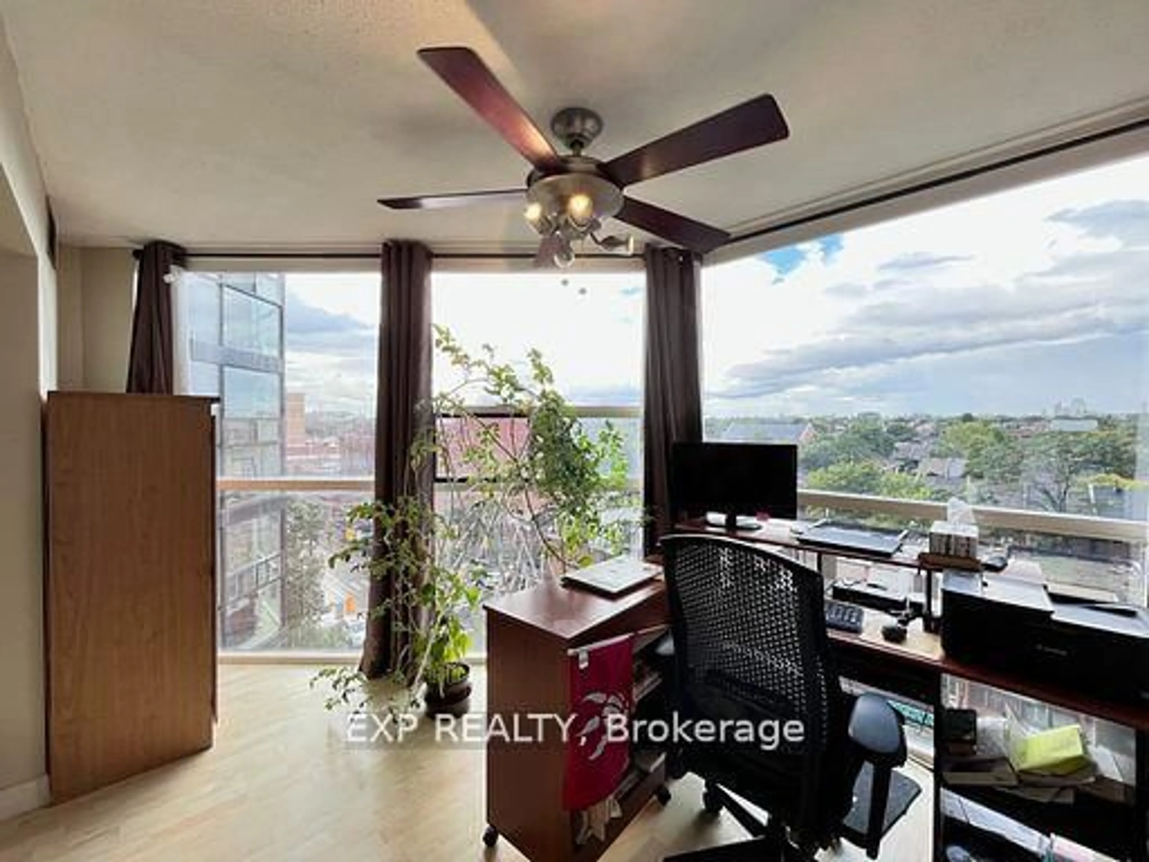 A pic of a room for 725 King St #705, Toronto Ontario M5V 2W9