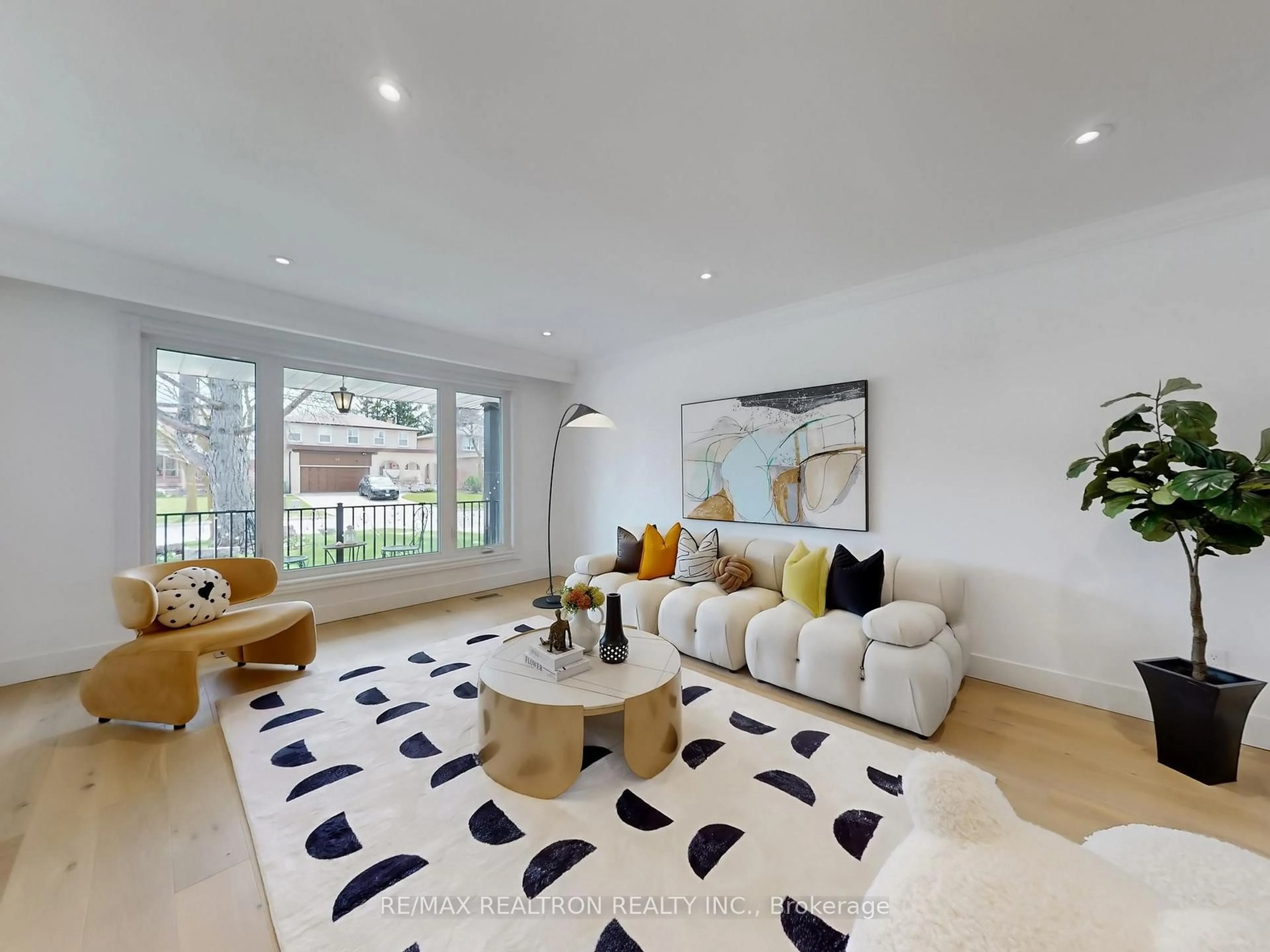 Living room with furniture, unknown for 50 Rockland Dr, Toronto Ontario M2M 2Y9