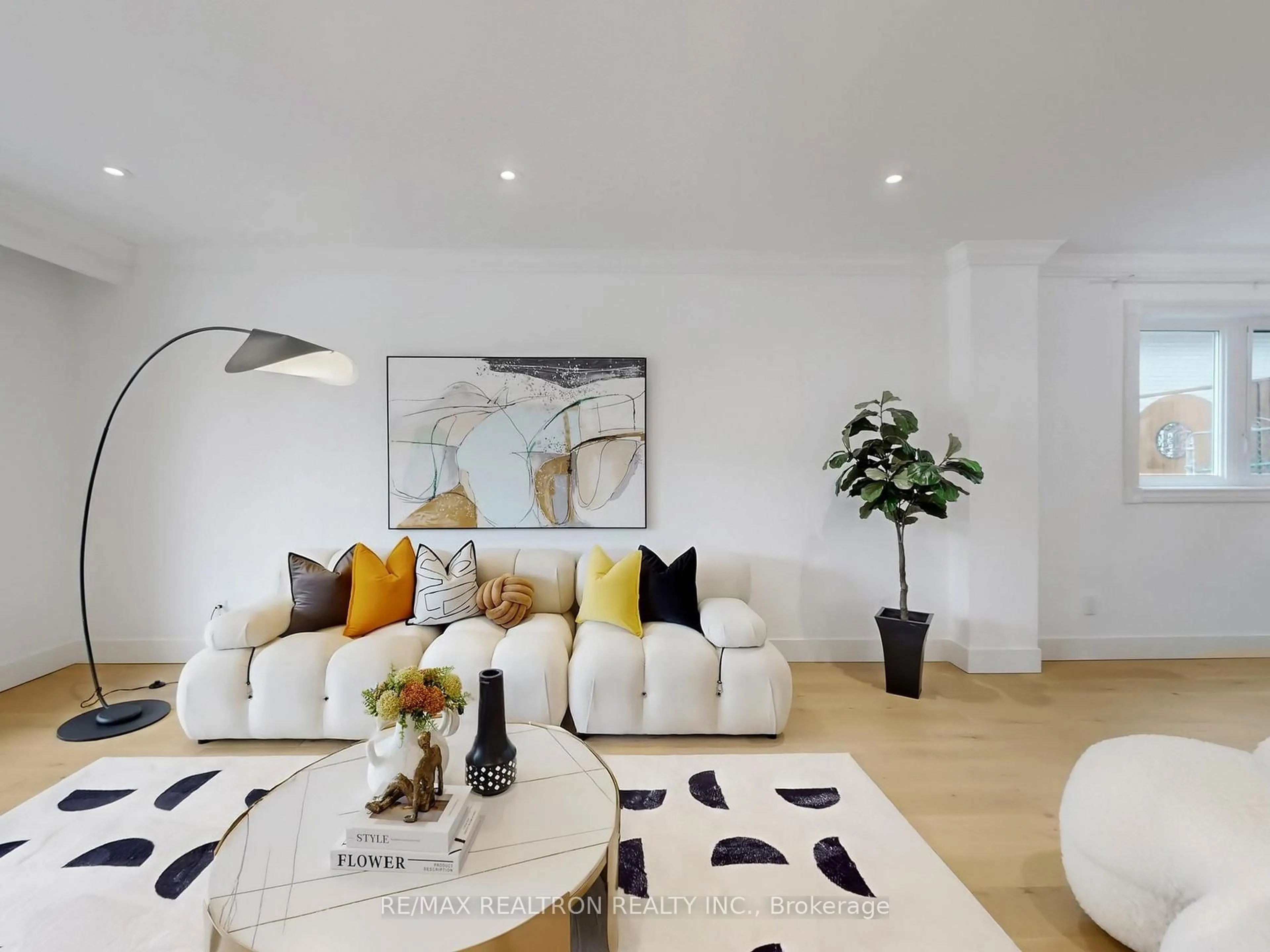 Living room with furniture, unknown for 50 Rockland Dr, Toronto Ontario M2M 2Y9