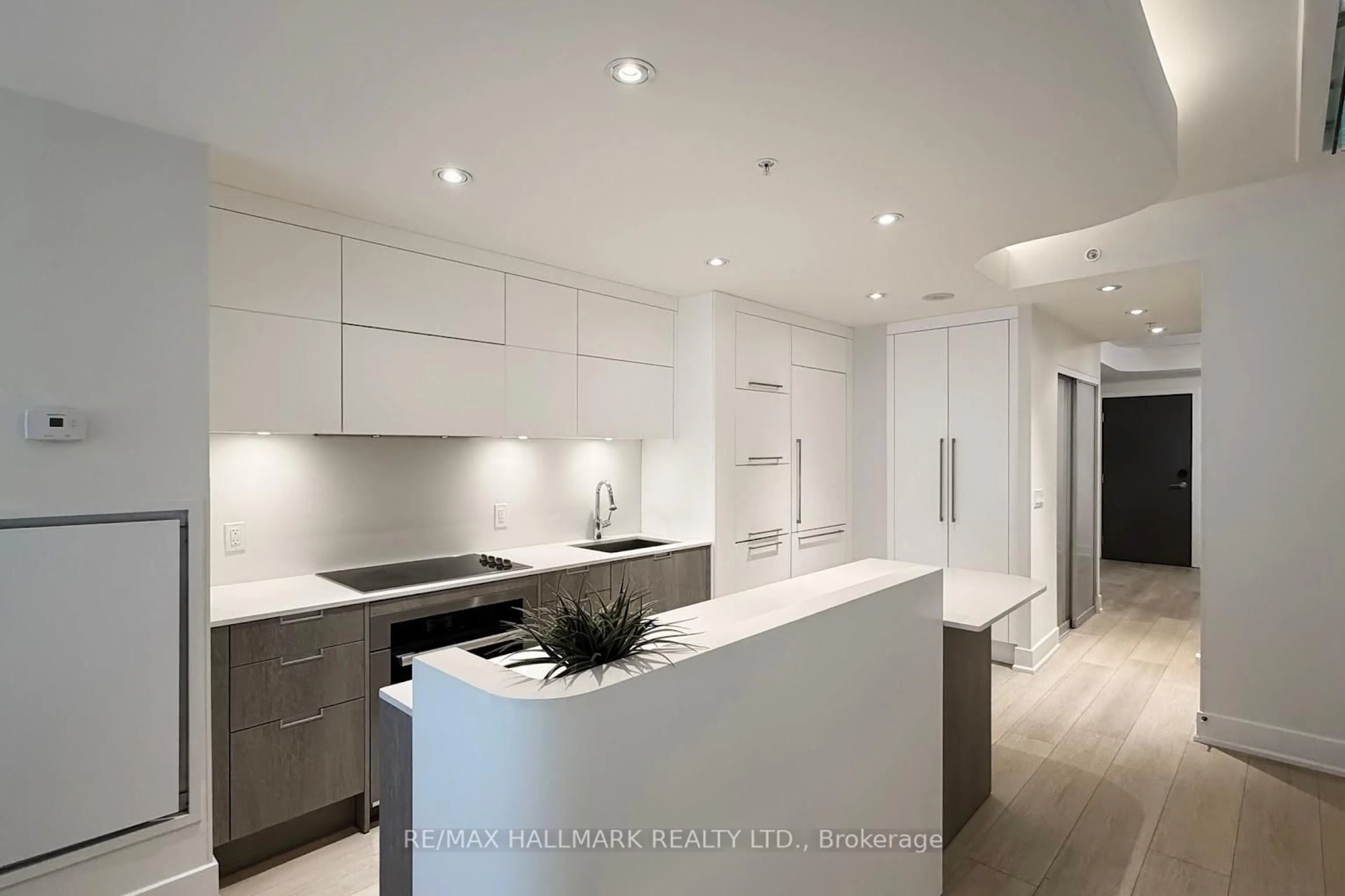 Contemporary kitchen, unknown for 30 Nelson St #TH14, Toronto Ontario M5V 0H5