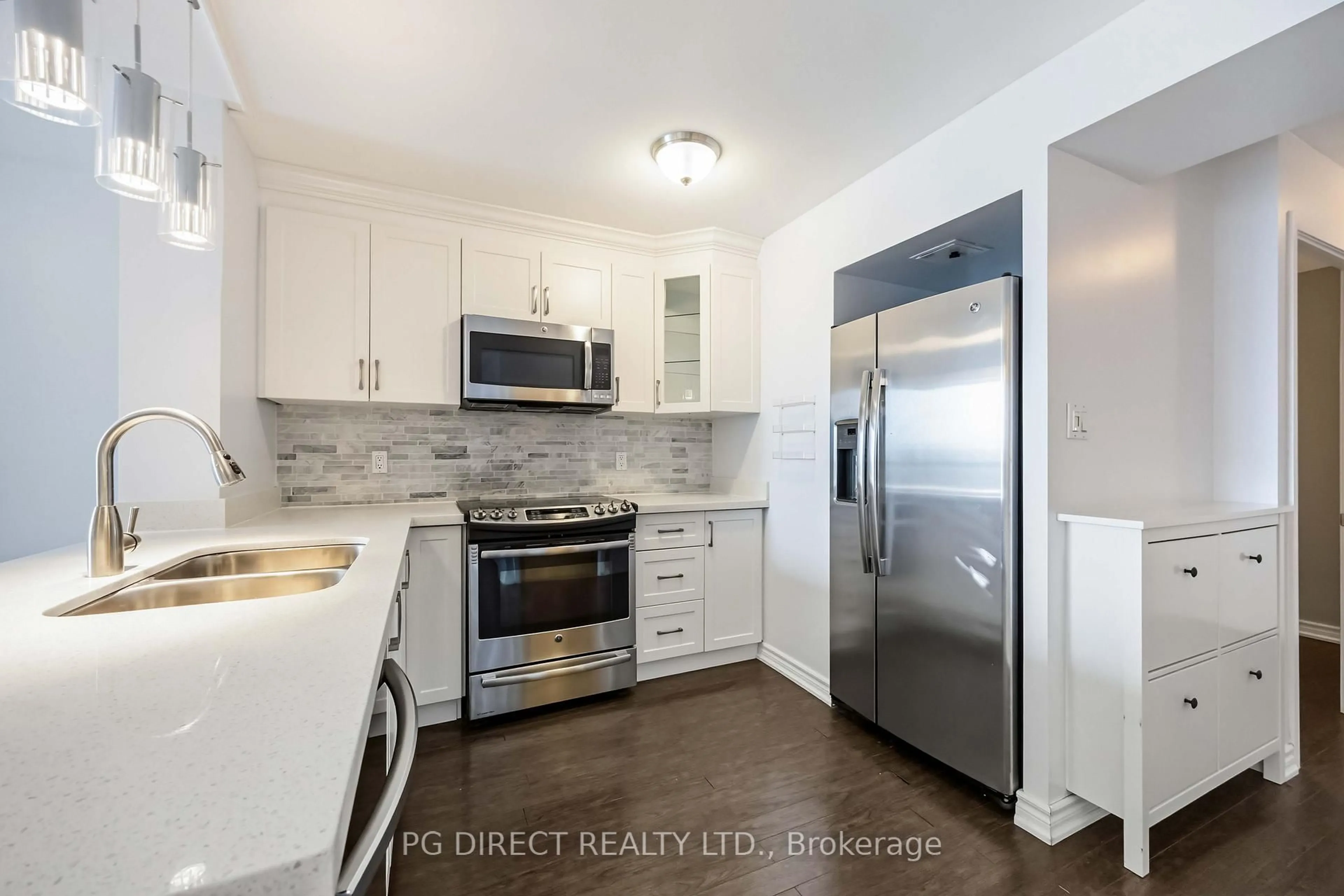 Unknown for 323 Richmond St #807, Toronto Ontario M5A 4R3