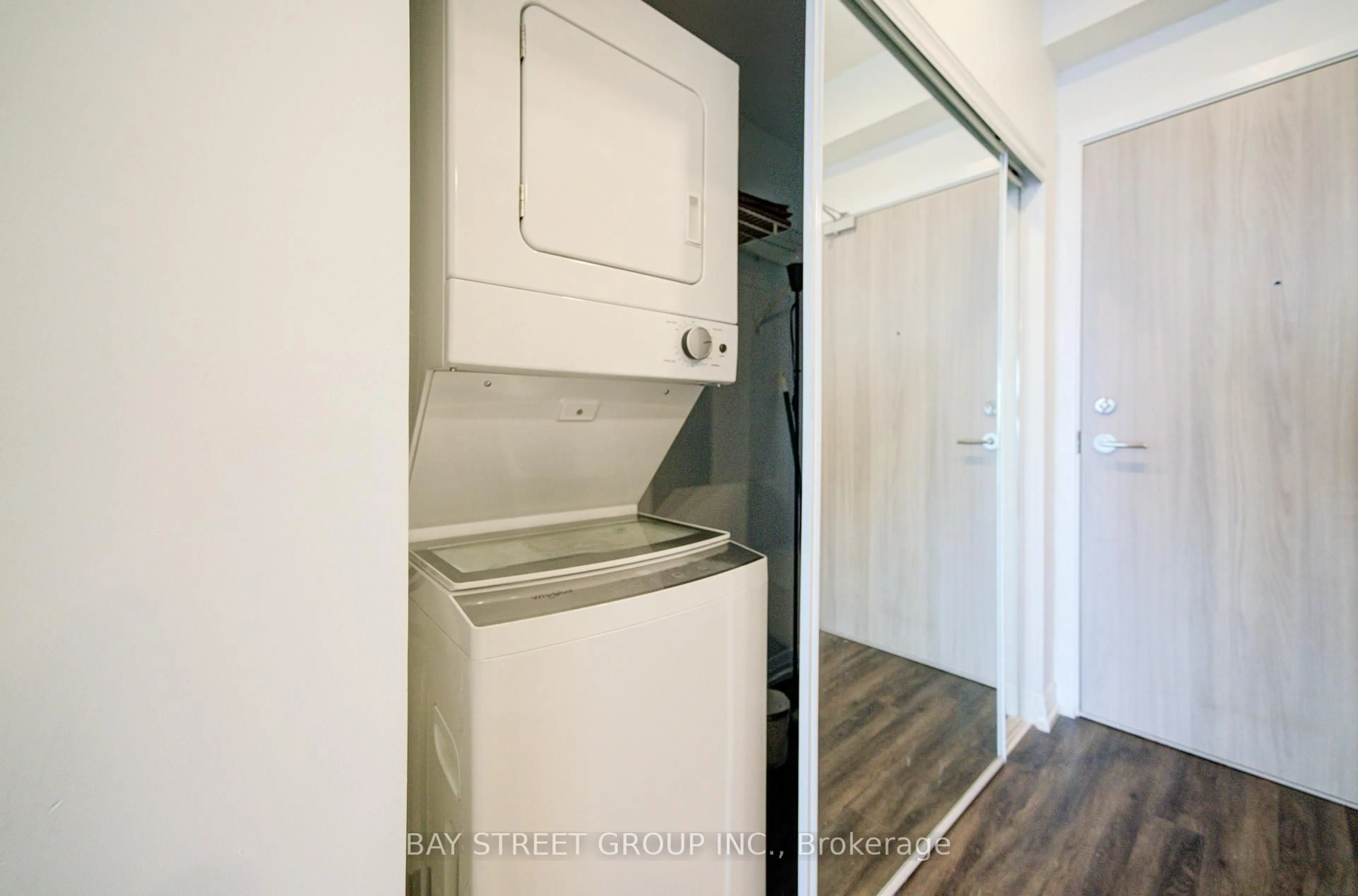 Laundry room for 75 Canterbury Pl #1509, Toronto Ontario M2N 0L2
