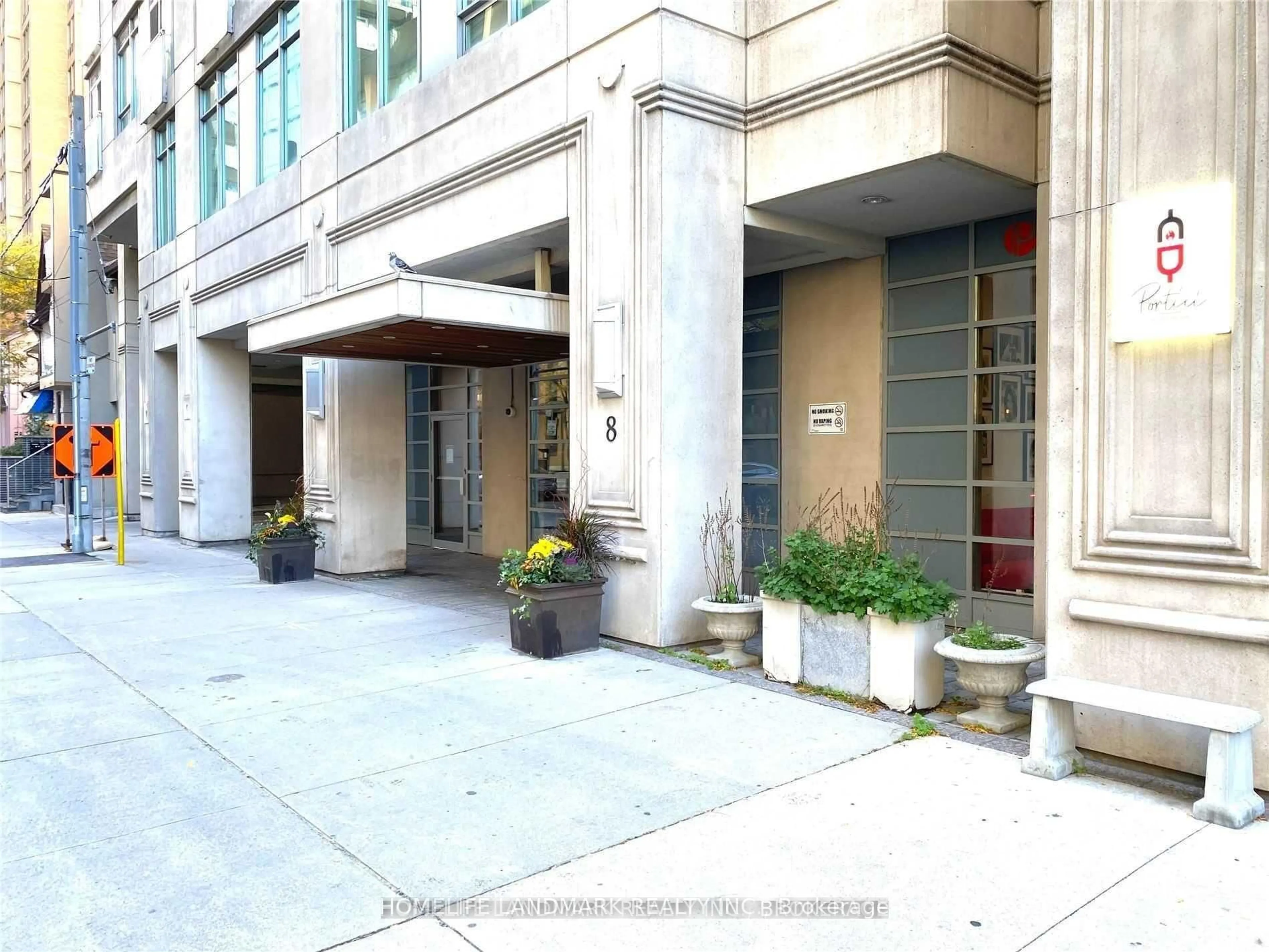 Indoor foyer for 8 Scollard St #1009, Toronto Ontario M5R 1M2