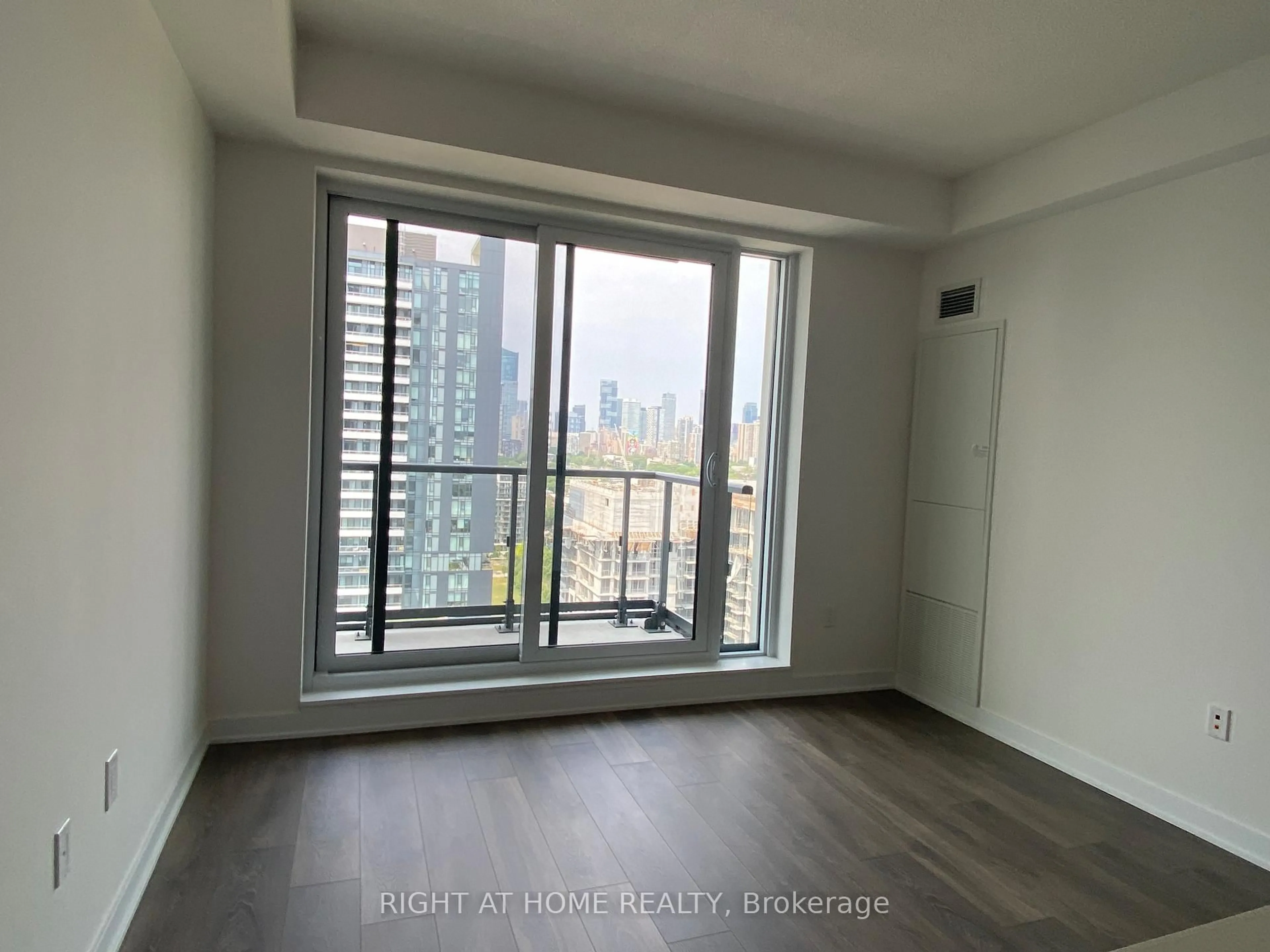 A pic of a room for 130 River St #2107, Toronto Ontario M5A 0R8
