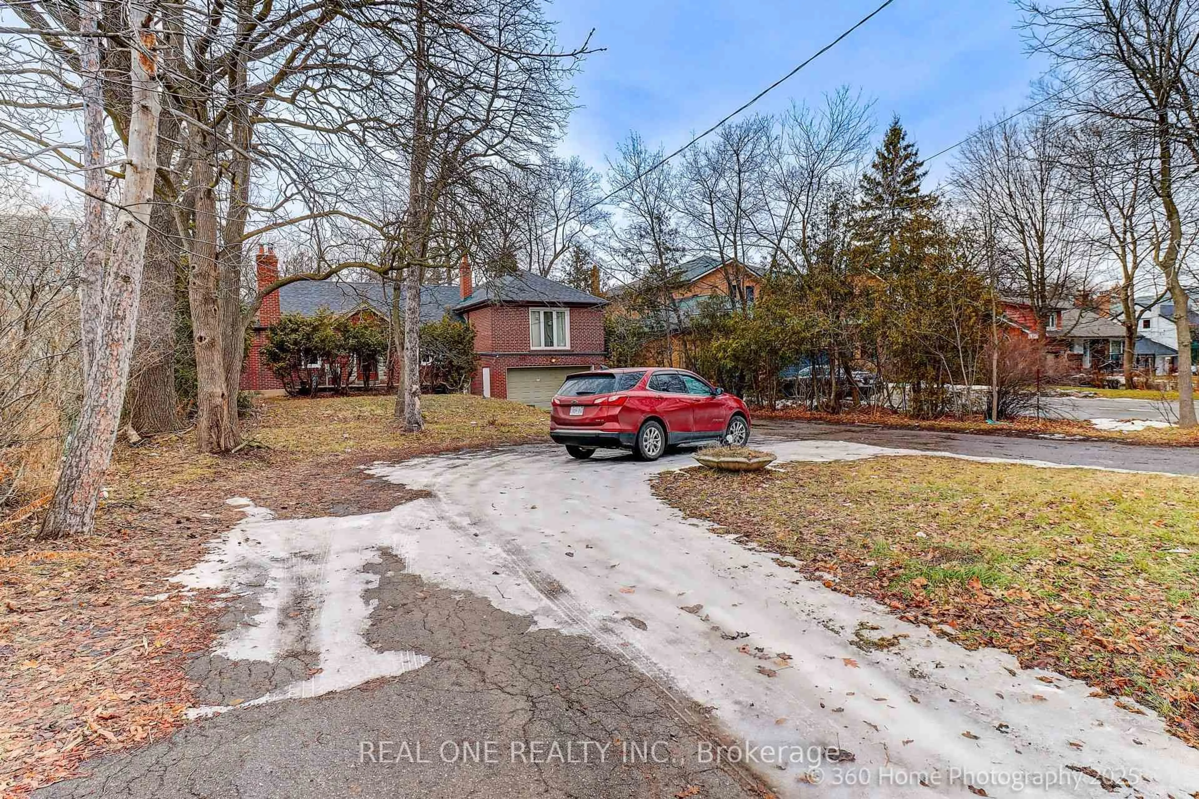A pic from outside/outdoor area/front of a property/back of a property/a pic from drone, street for 212 Cummer Ave, Toronto Ontario M2M 2E7