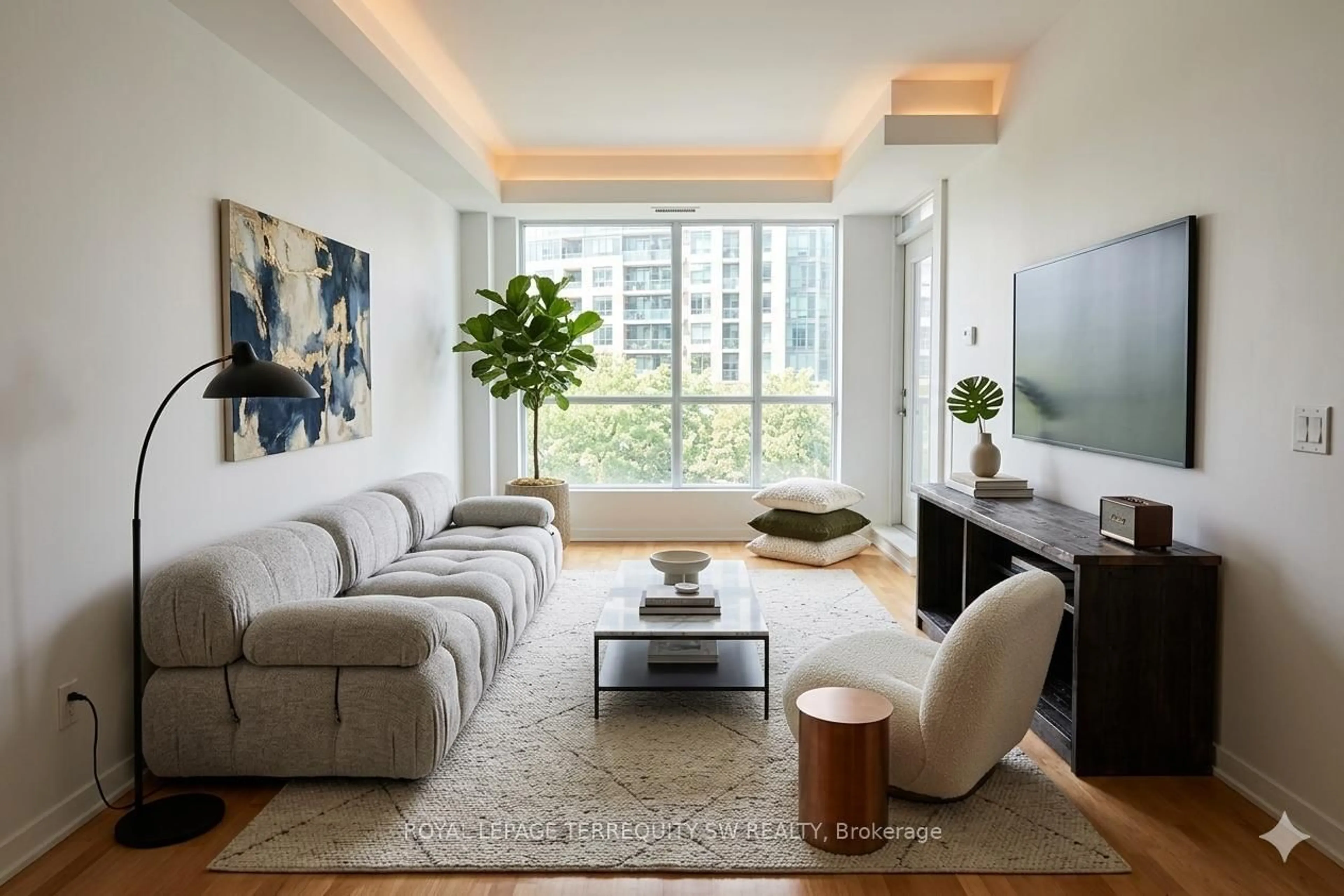 Living room with furniture, unknown for 628 Fleet St #405, Toronto Ontario M5V 1A8