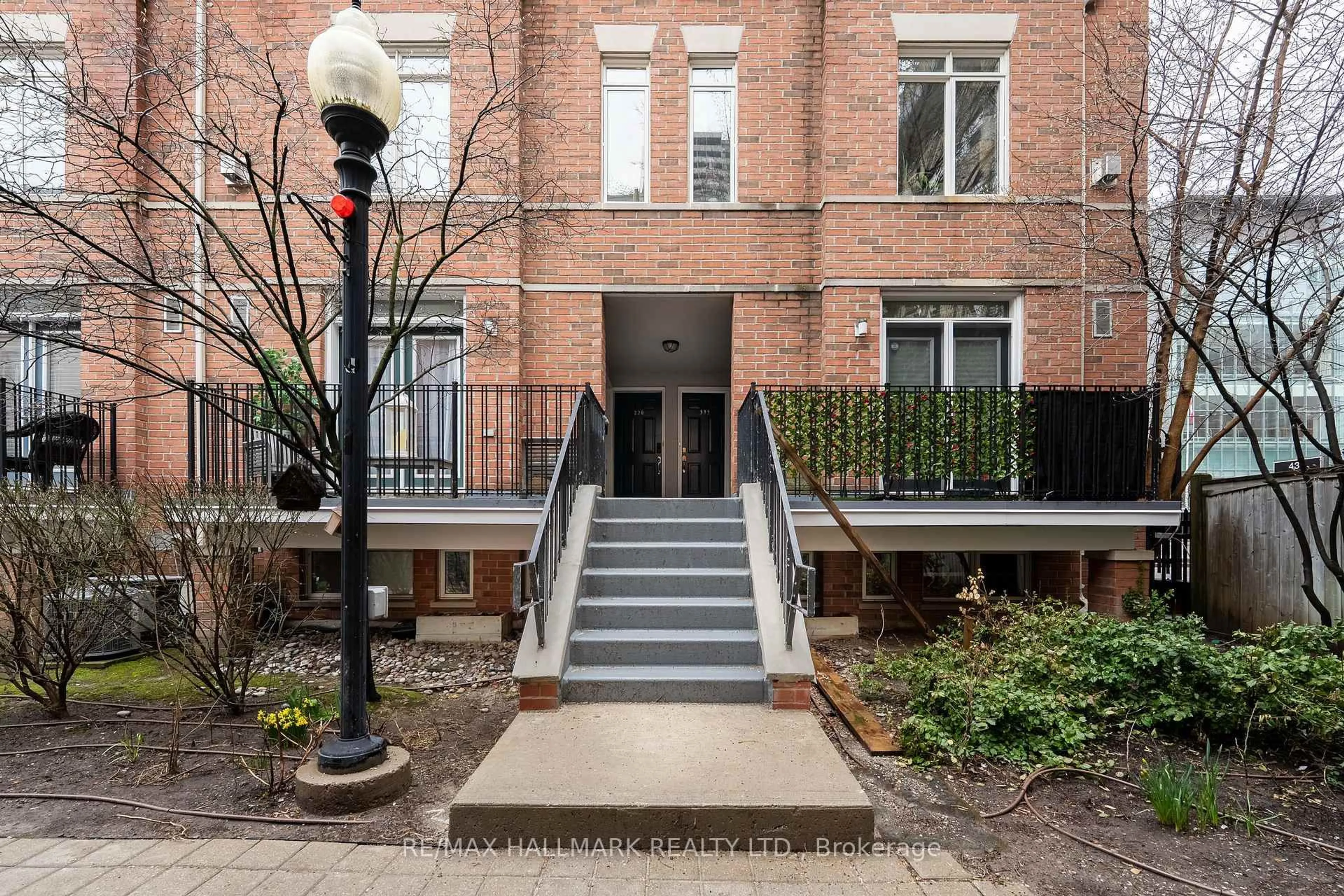 Unknown for 415 Jarvis St #214, Toronto Ontario M4Y 2G8