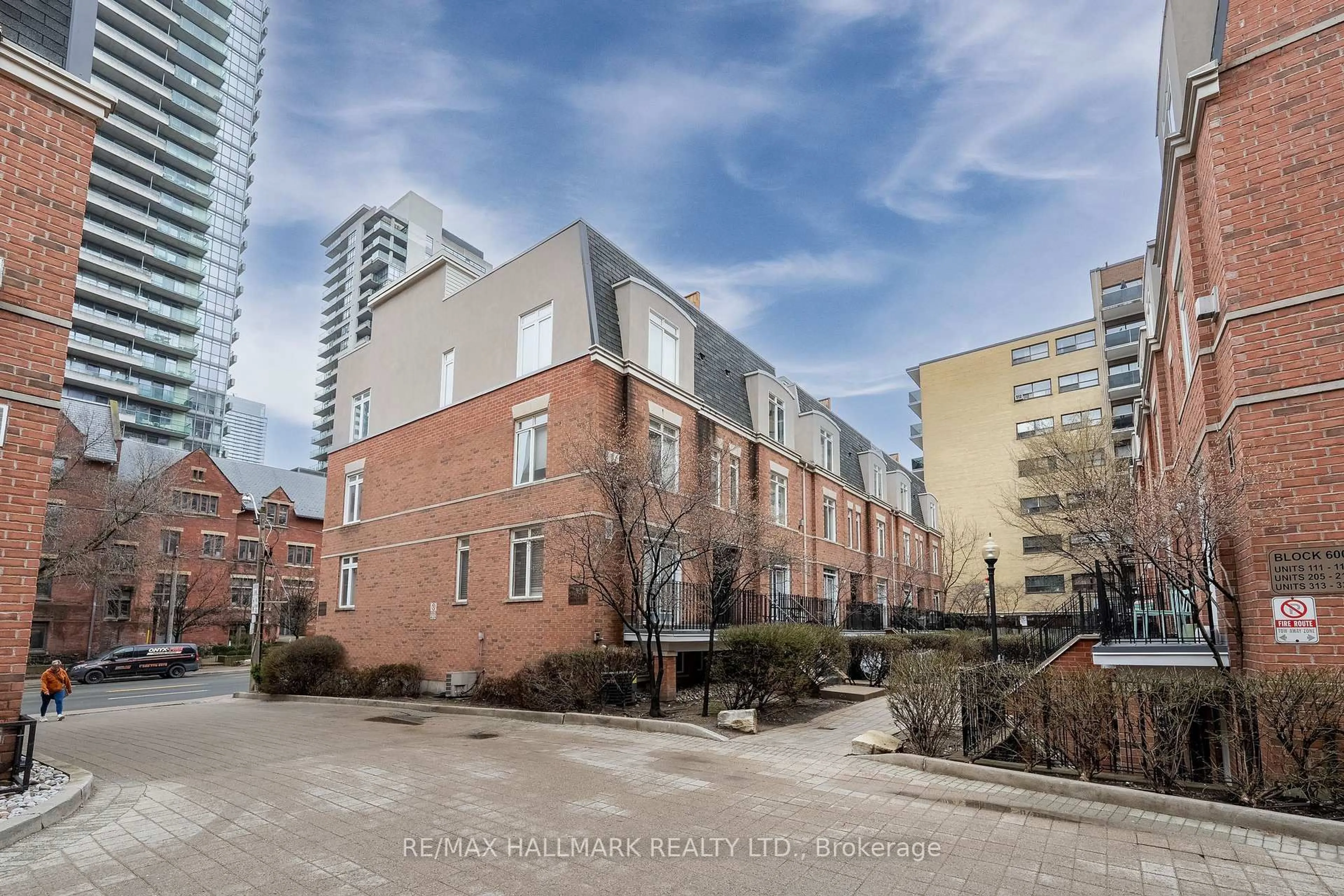 Unknown for 415 Jarvis St #214, Toronto Ontario M4Y 2G8