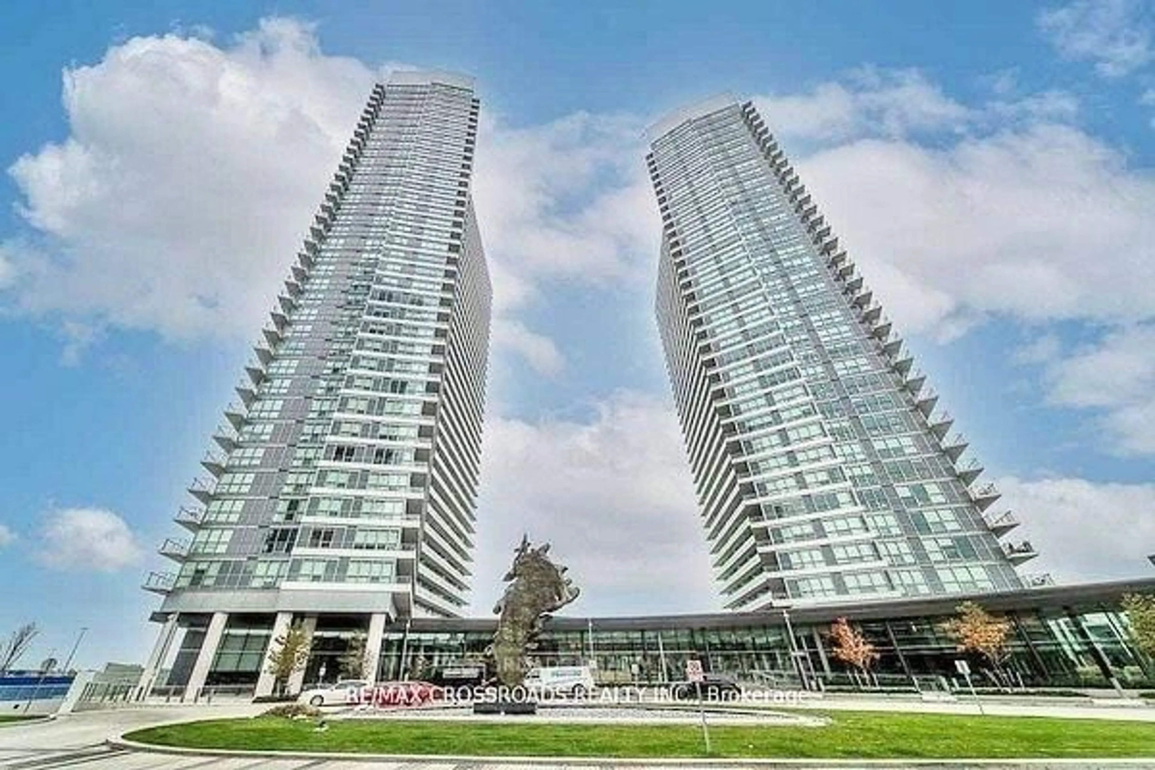 Indoor foyer for 115 McMahon Dr #1003, Toronto Ontario M2K 0E3