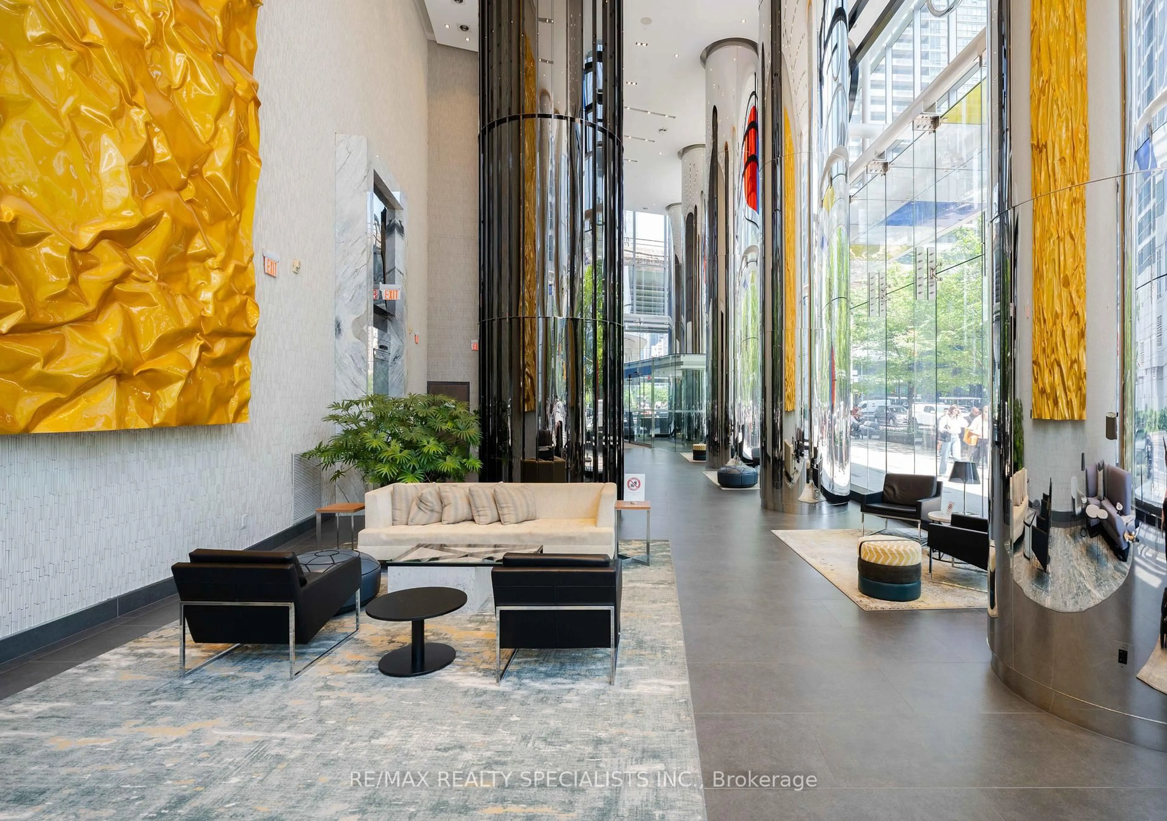 Lobby for 10 York St #4303, Toronto Ontario M5J 0E1