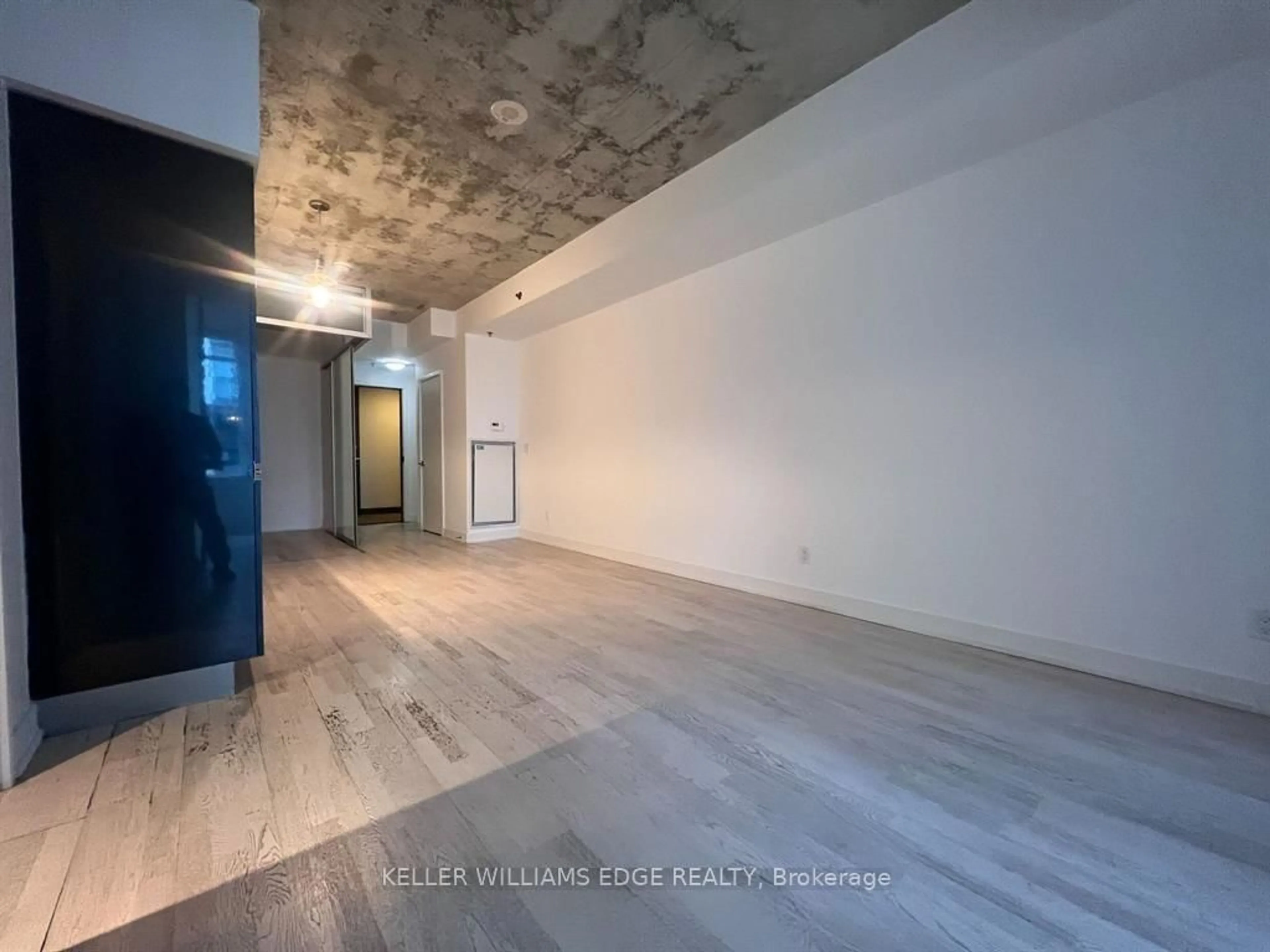 A pic of a room for 20 Gladstone Ave #302, Toronto Ontario M6J 3K6