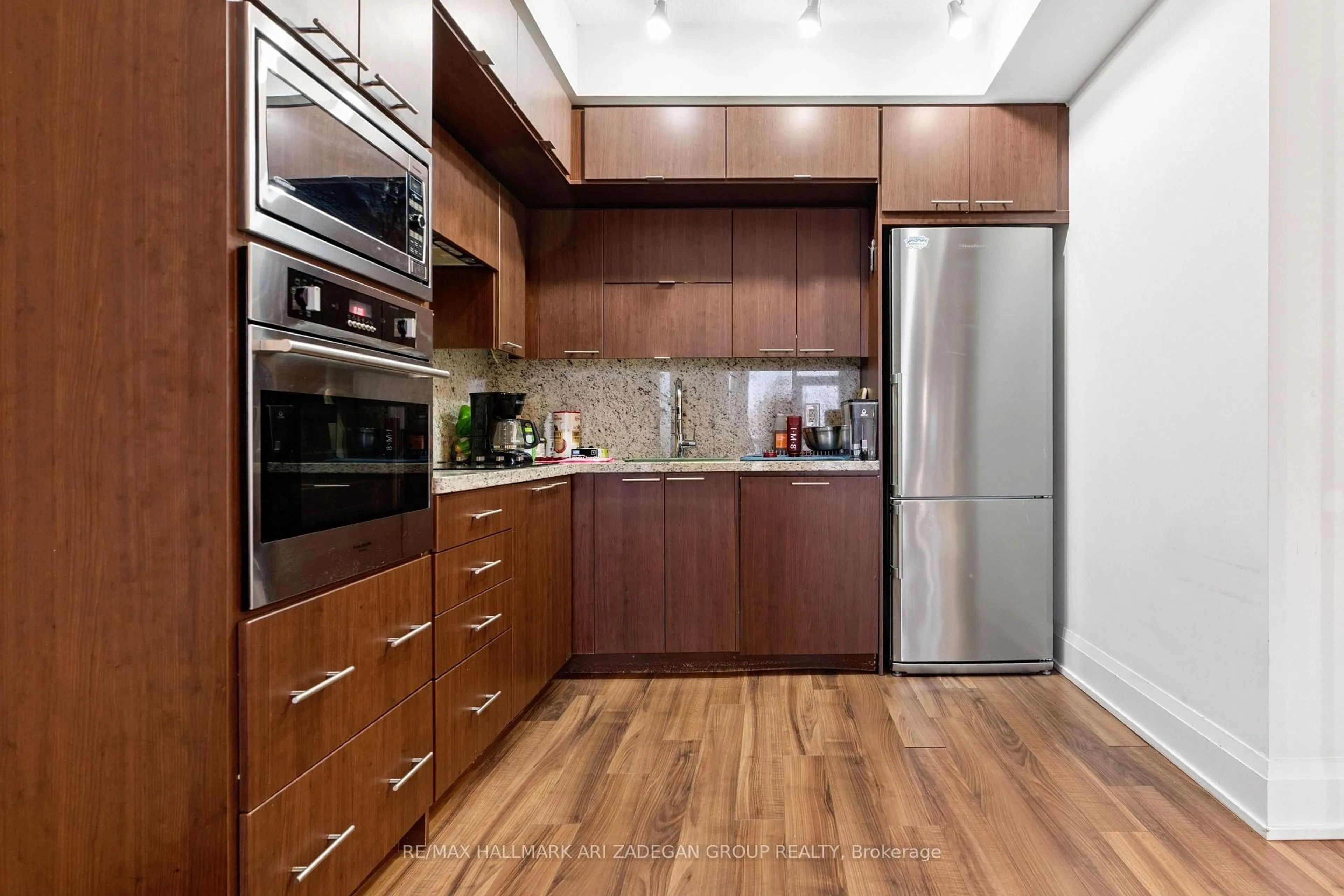 Contemporary kitchen, unknown for 120 Harrison Garden Blvd #907, Toronto Ontario M2N 0H1