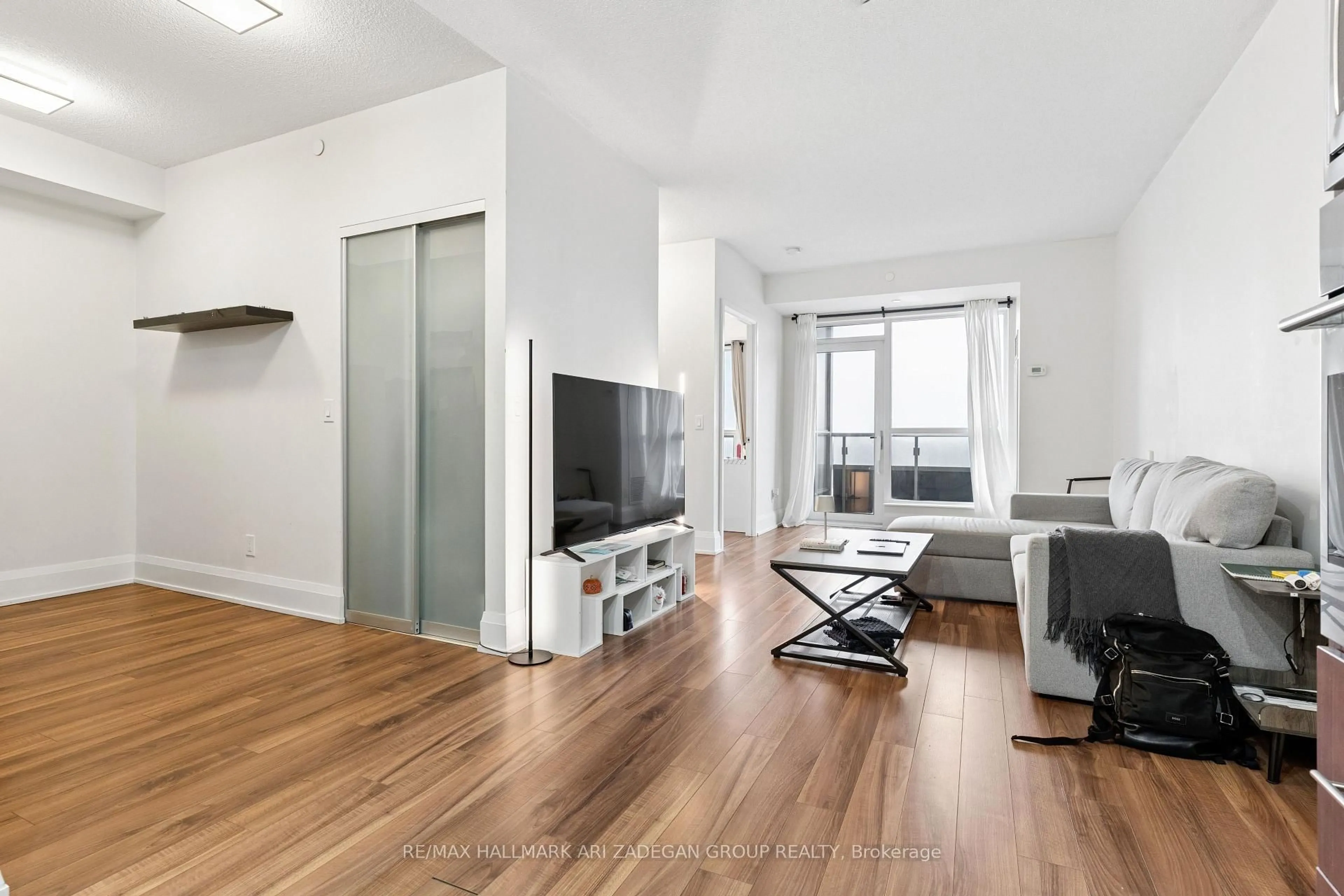 A pic of a room for 120 Harrison Garden Blvd #907, Toronto Ontario M2N 0H1