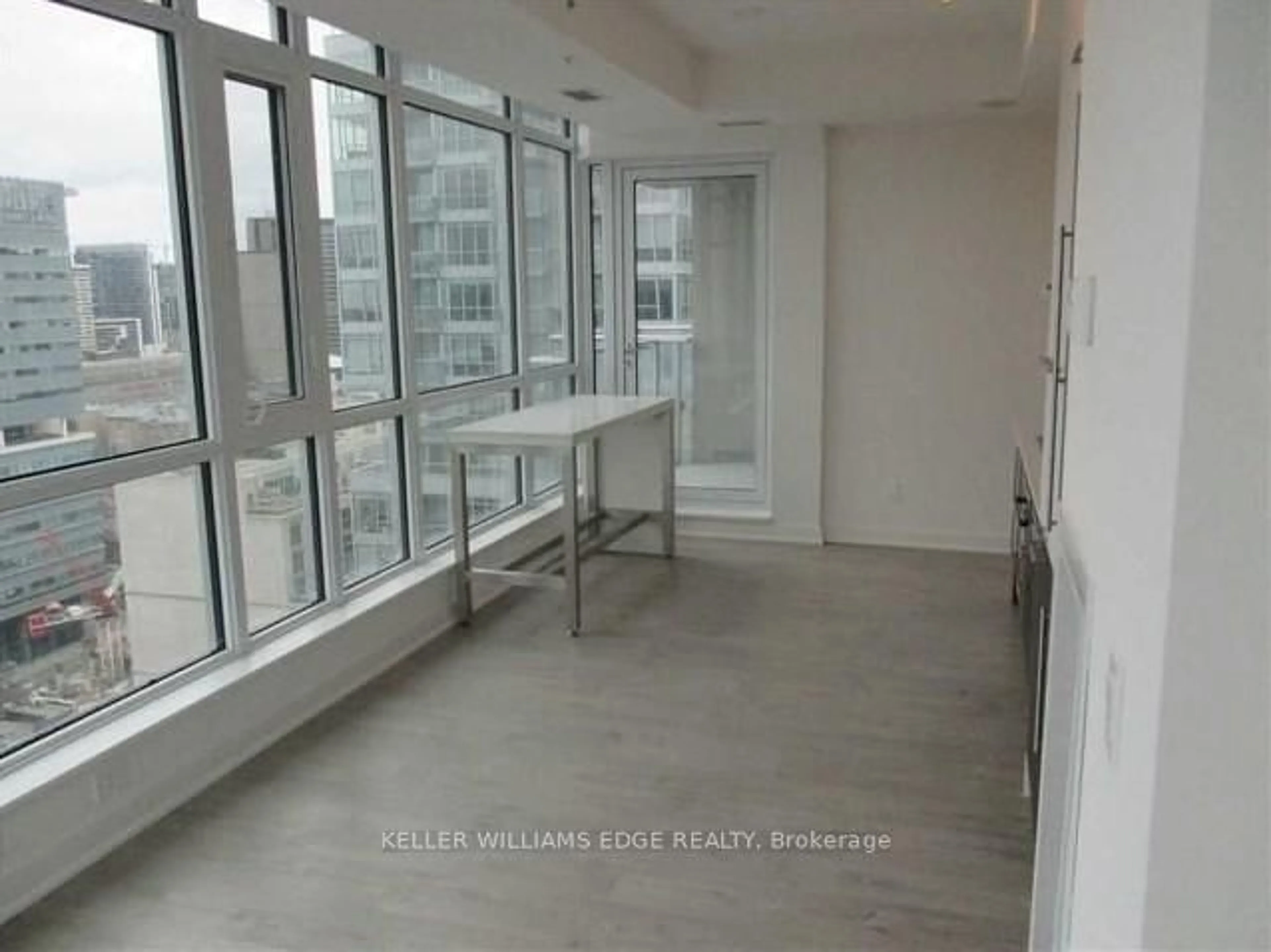 A pic of a room for 30 Nelson St #2009, Toronto Ontario M5V 0H4
