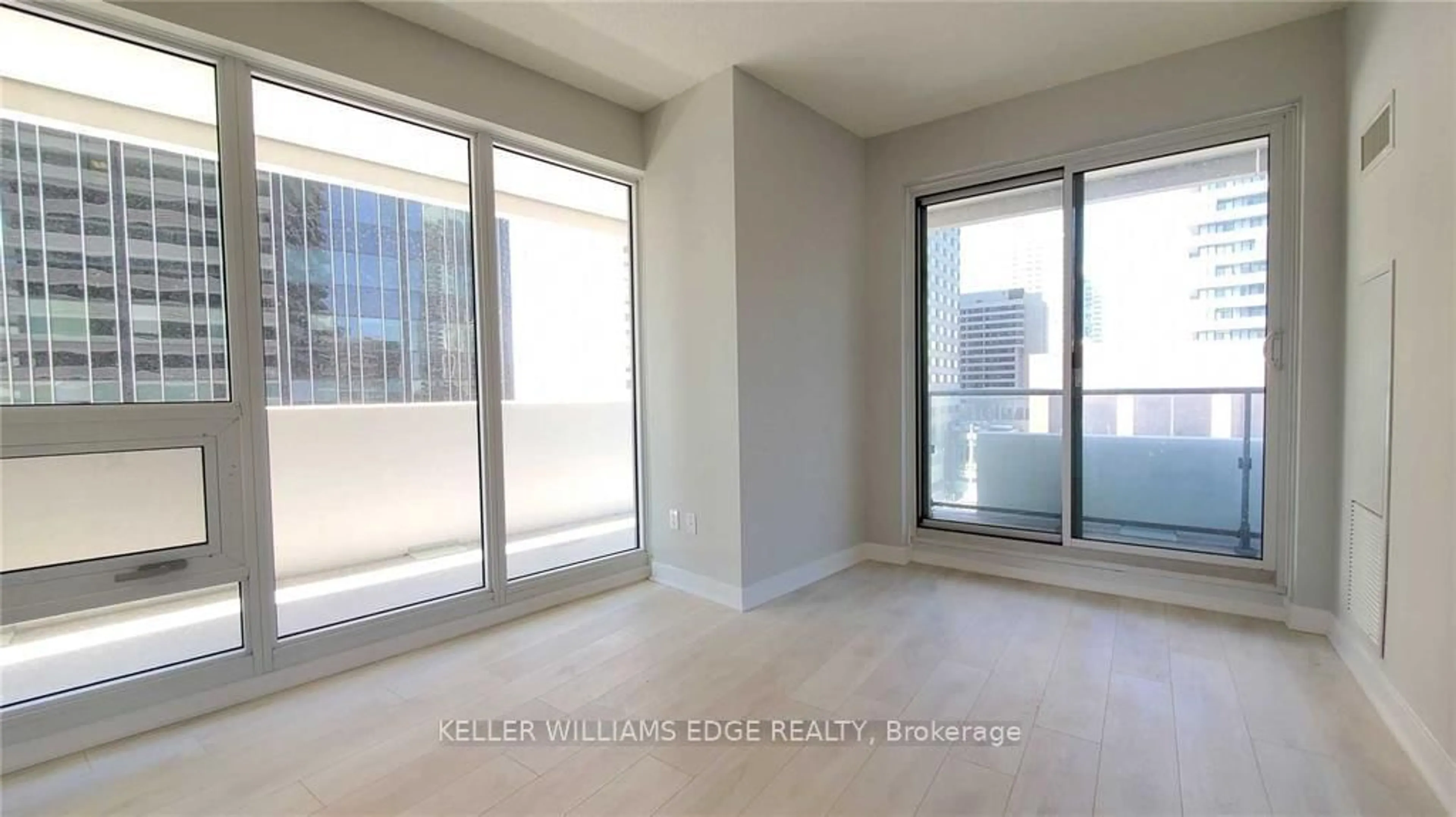 A pic of a room for 2221 Yonge St #809, Toronto Ontario M4S 0B8