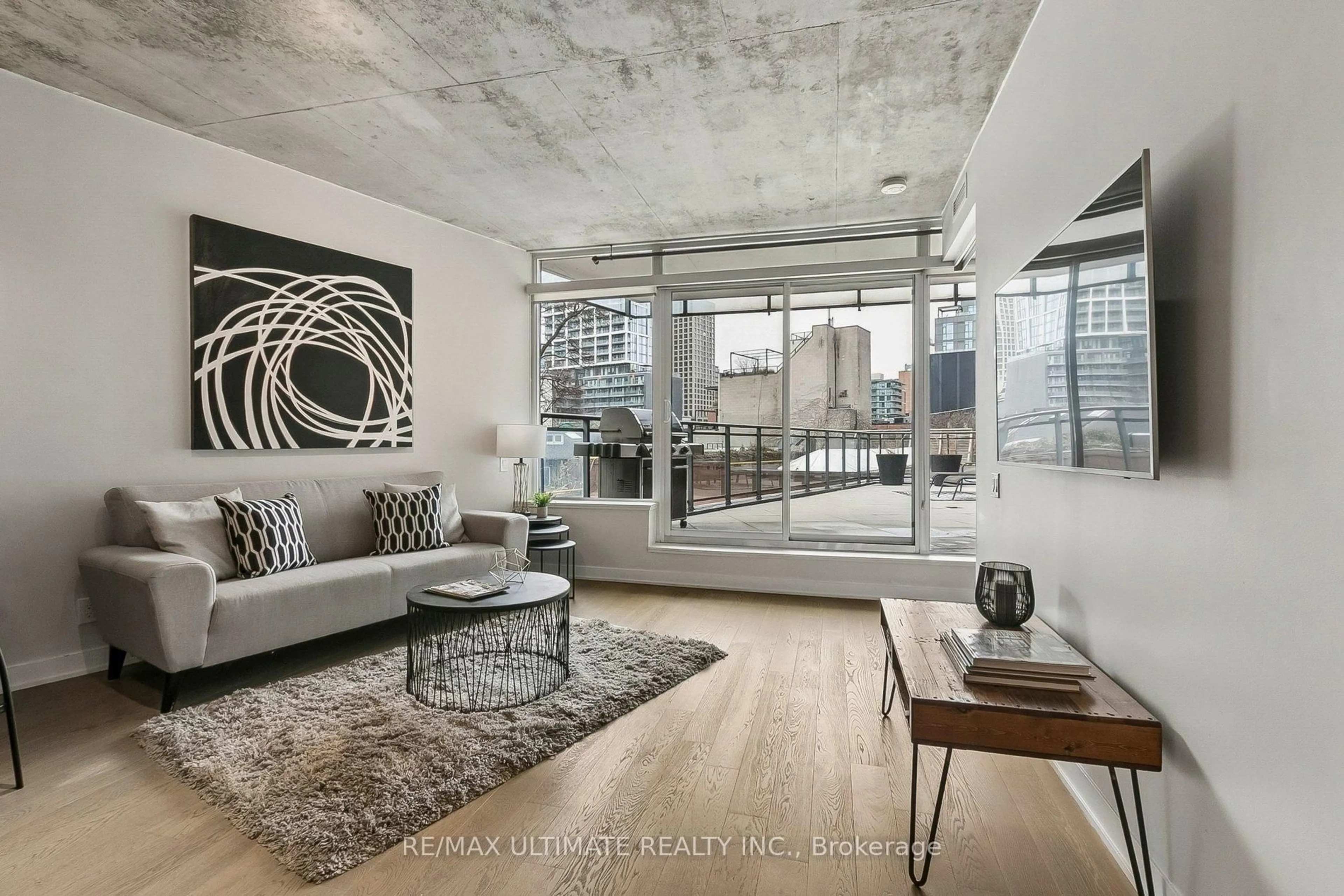 Unknown for 318 King St #217, Toronto Ontario M5A 1K6