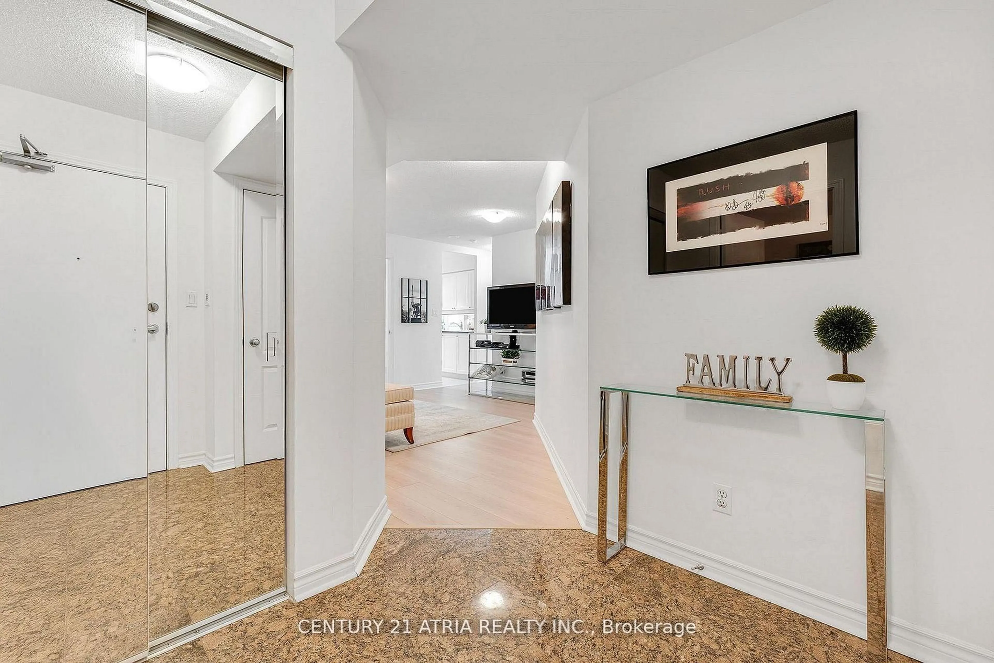 Indoor entryway for 3 Rean Dr #808, Toronto Ontario M2K 3C2
