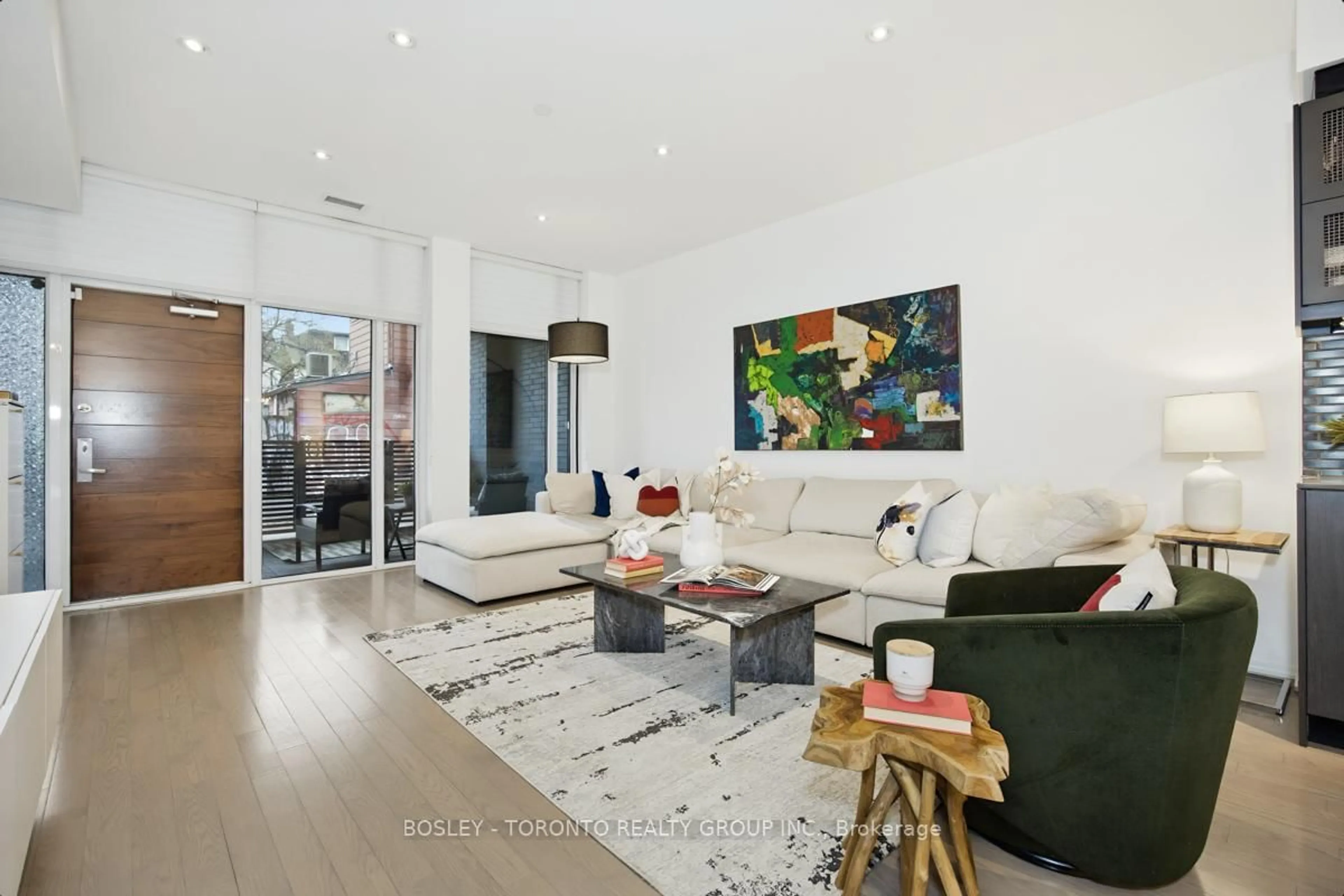 Living room with furniture, unknown for 10 Loretto Lane, Toronto Ontario M5S 0B7