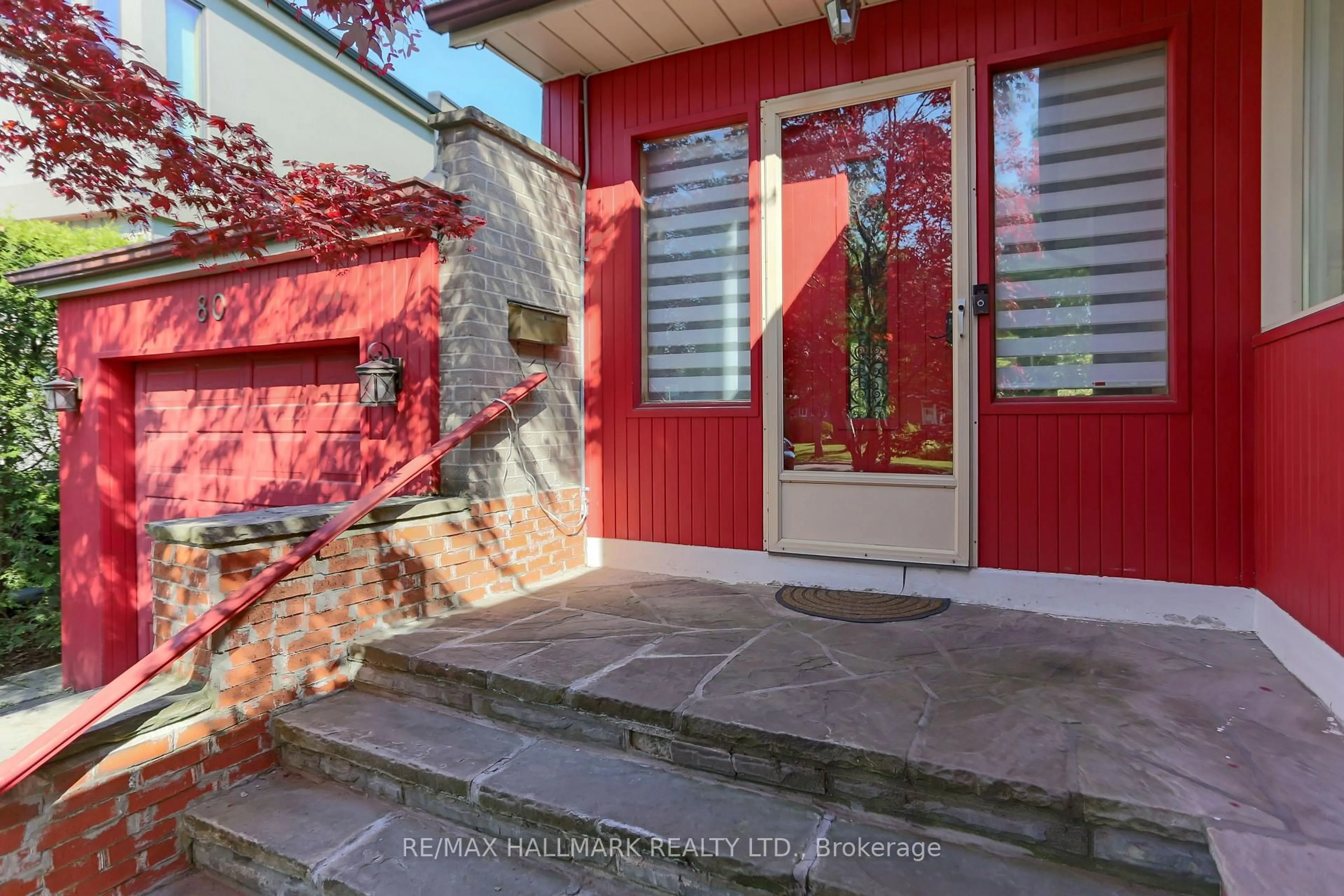 Indoor entryway for 80 Berkinshaw Cres, Toronto Ontario M3B 2T2