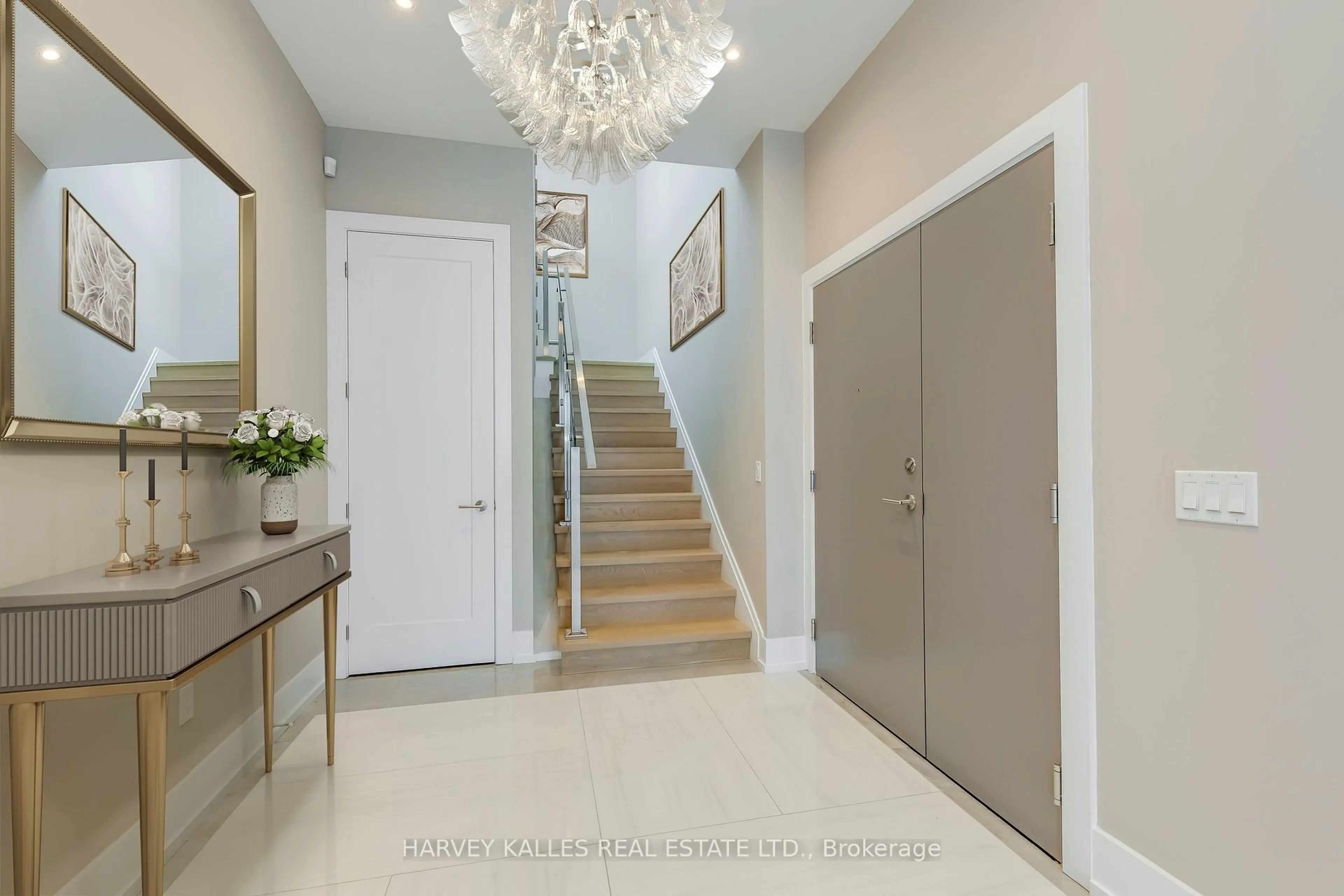 Indoor foyer for 99 John St #4801, Toronto Ontario M5V 0S6