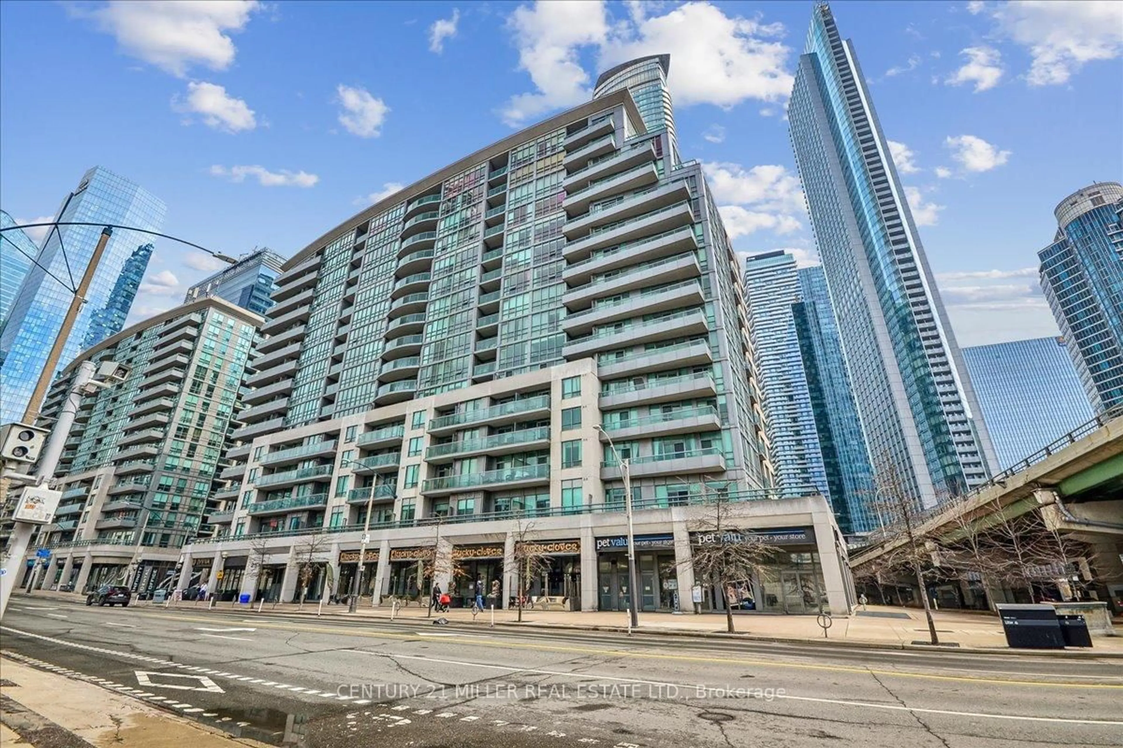 Unknown for 25 Lower Simcoe St #326, Toronto Ontario M5J 3A1