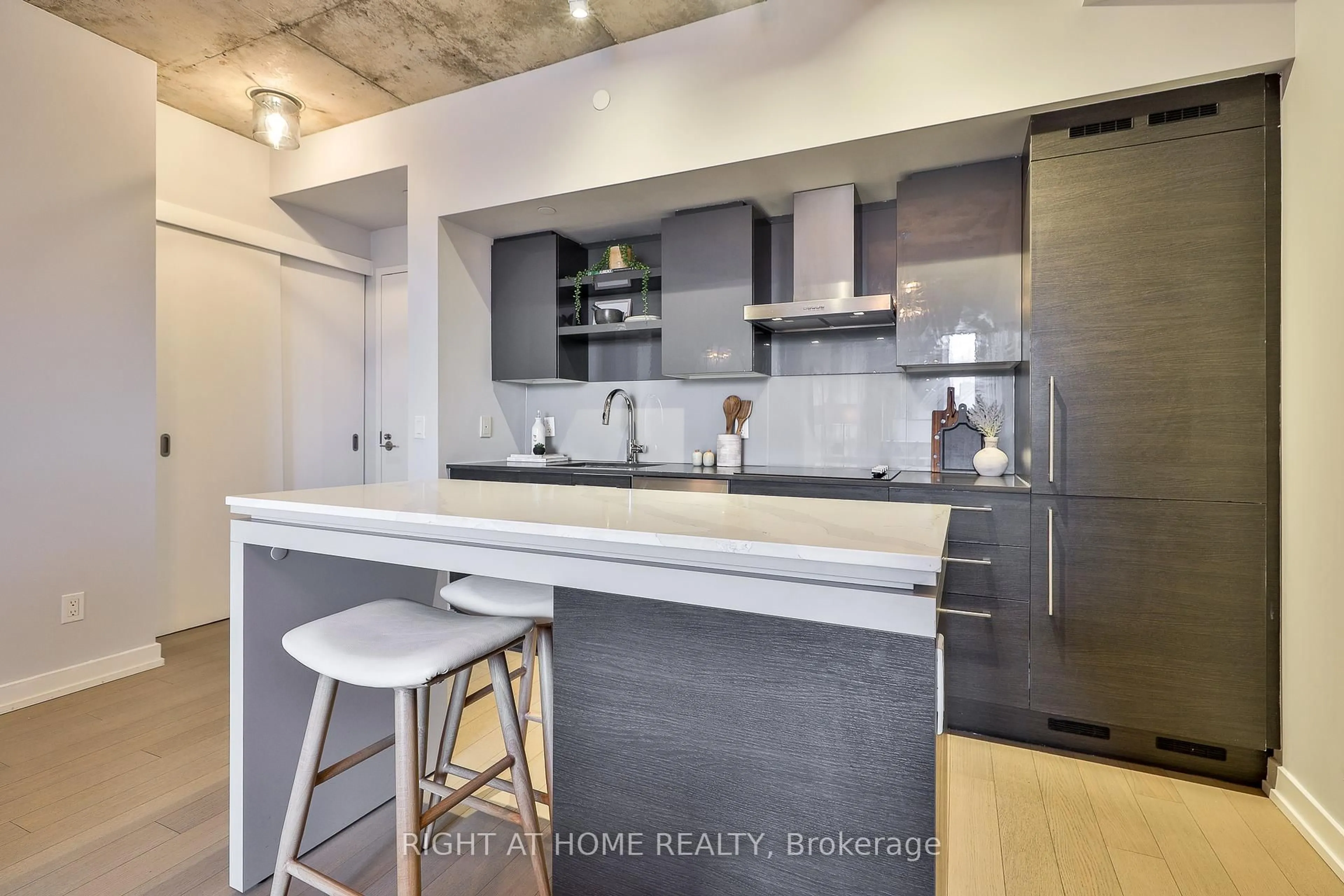 Open concept kitchen, unknown for 1030 King St #909, Toronto Ontario M6K 3N3