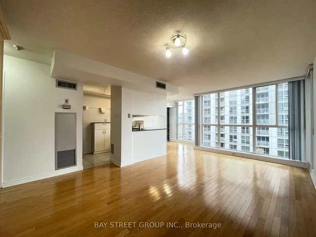 736 Bay St #1910, Toronto 2