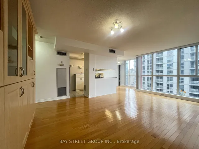 736 Bay St #1910, Toronto 4