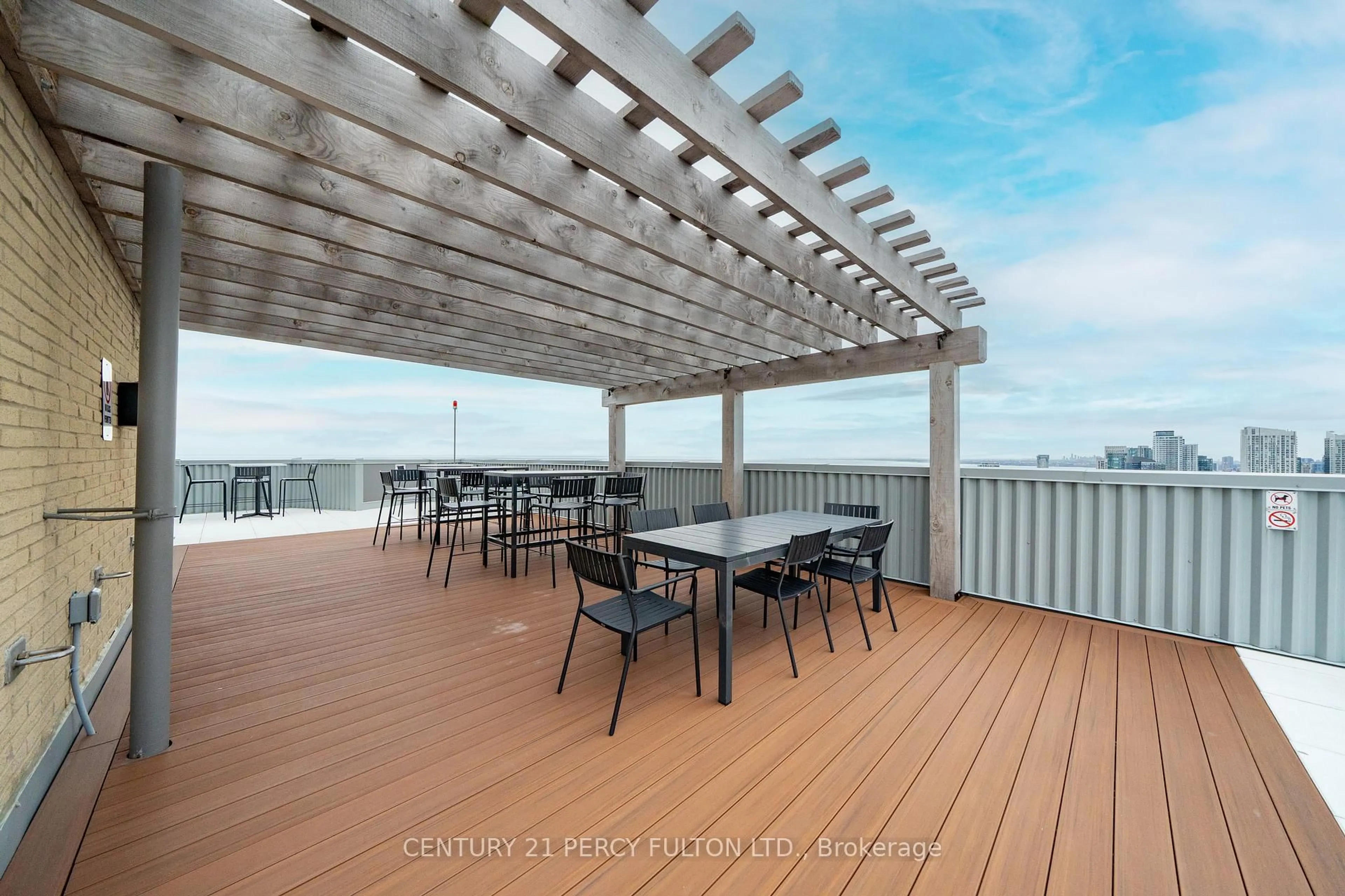 Patio, unknown for 270 Queens Quay #2508, Toronto Ontario M5J 2N4