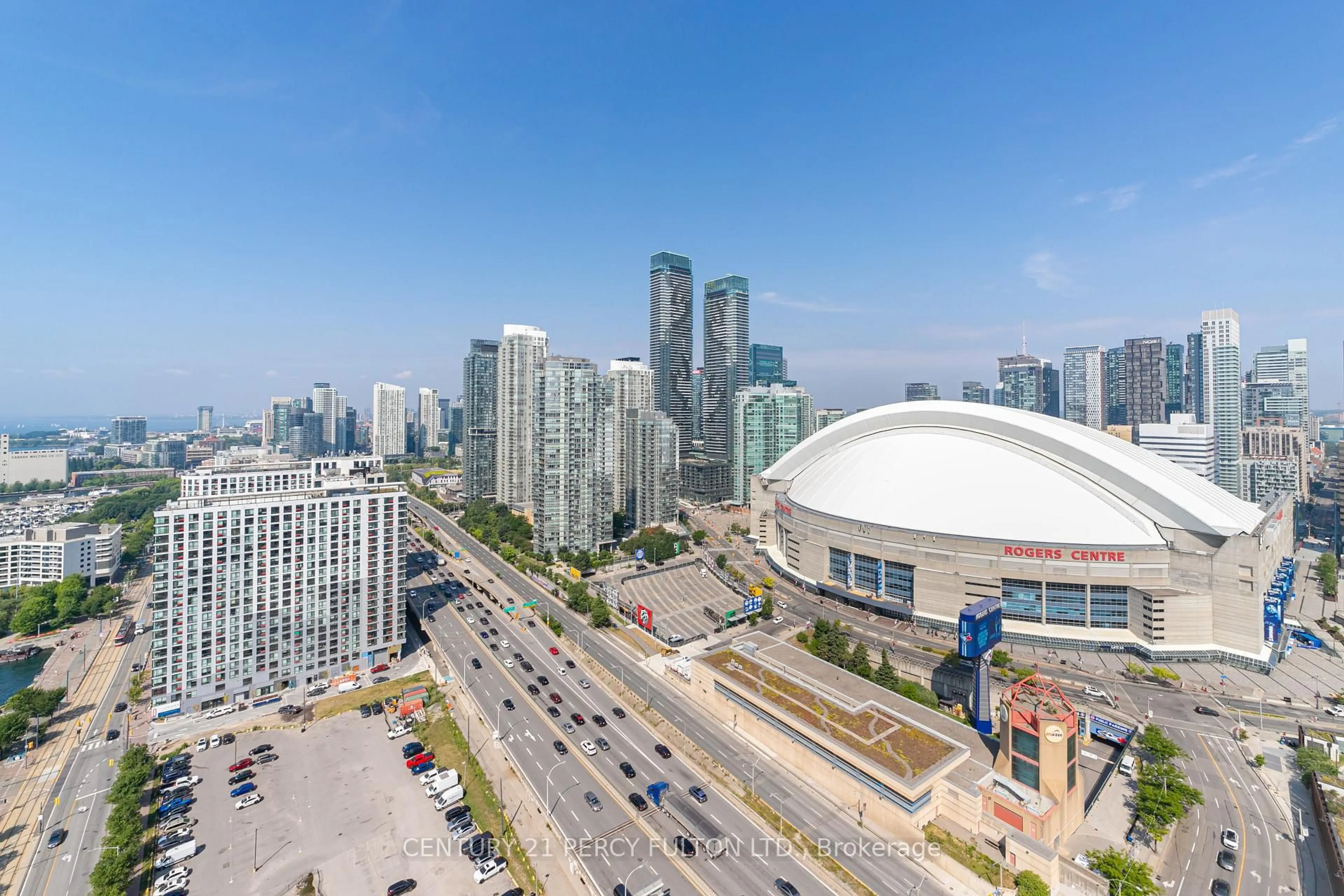 A pic from outside/outdoor area/front of a property/back of a property/a pic from drone, city buildings view from balcony for 270 Queens Quay #2508, Toronto Ontario M5J 2N4