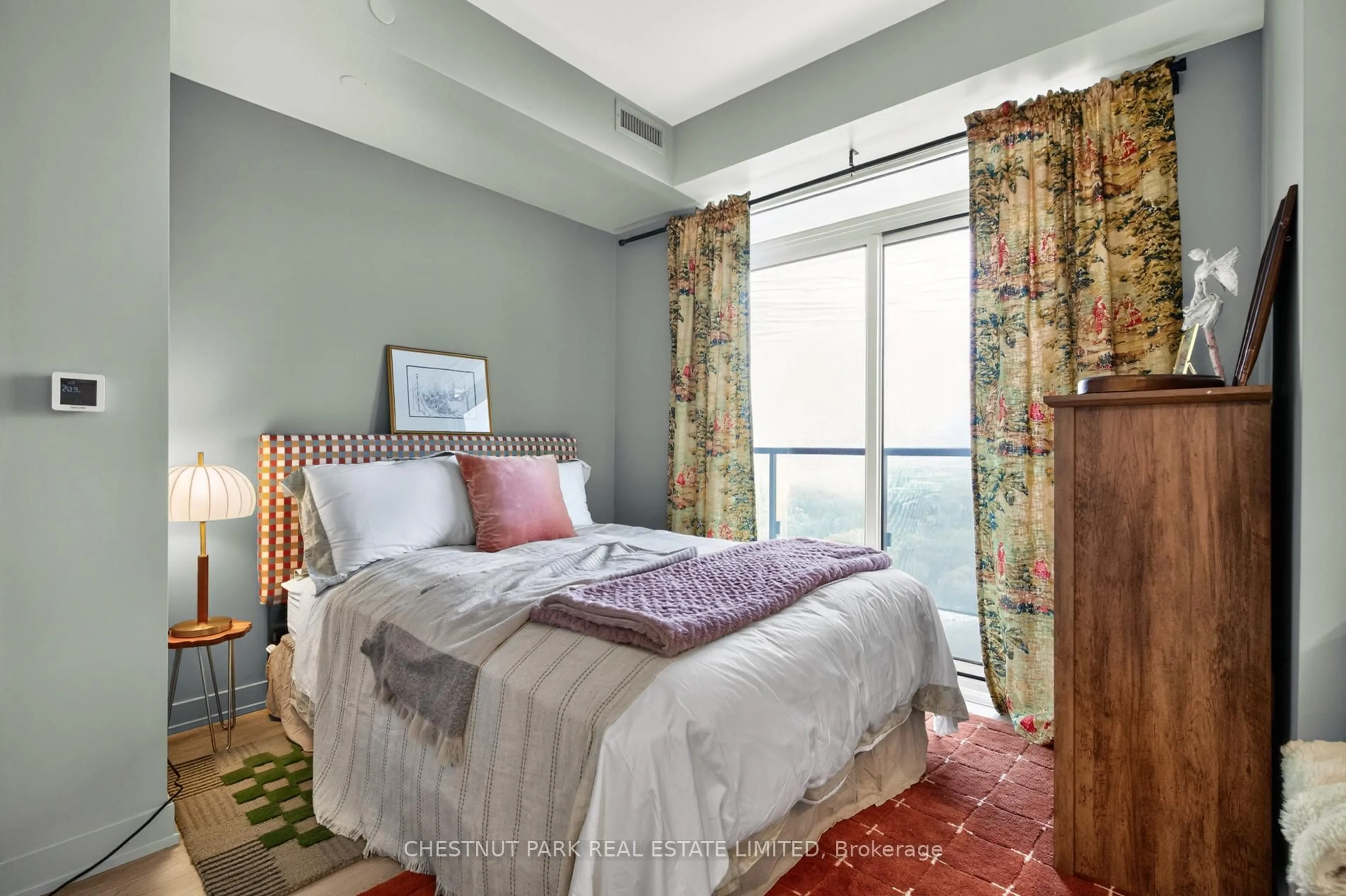 Bedroom with bed, unknown for 117 Broadway Ave #2810, Toronto Ontario M4P 1V3