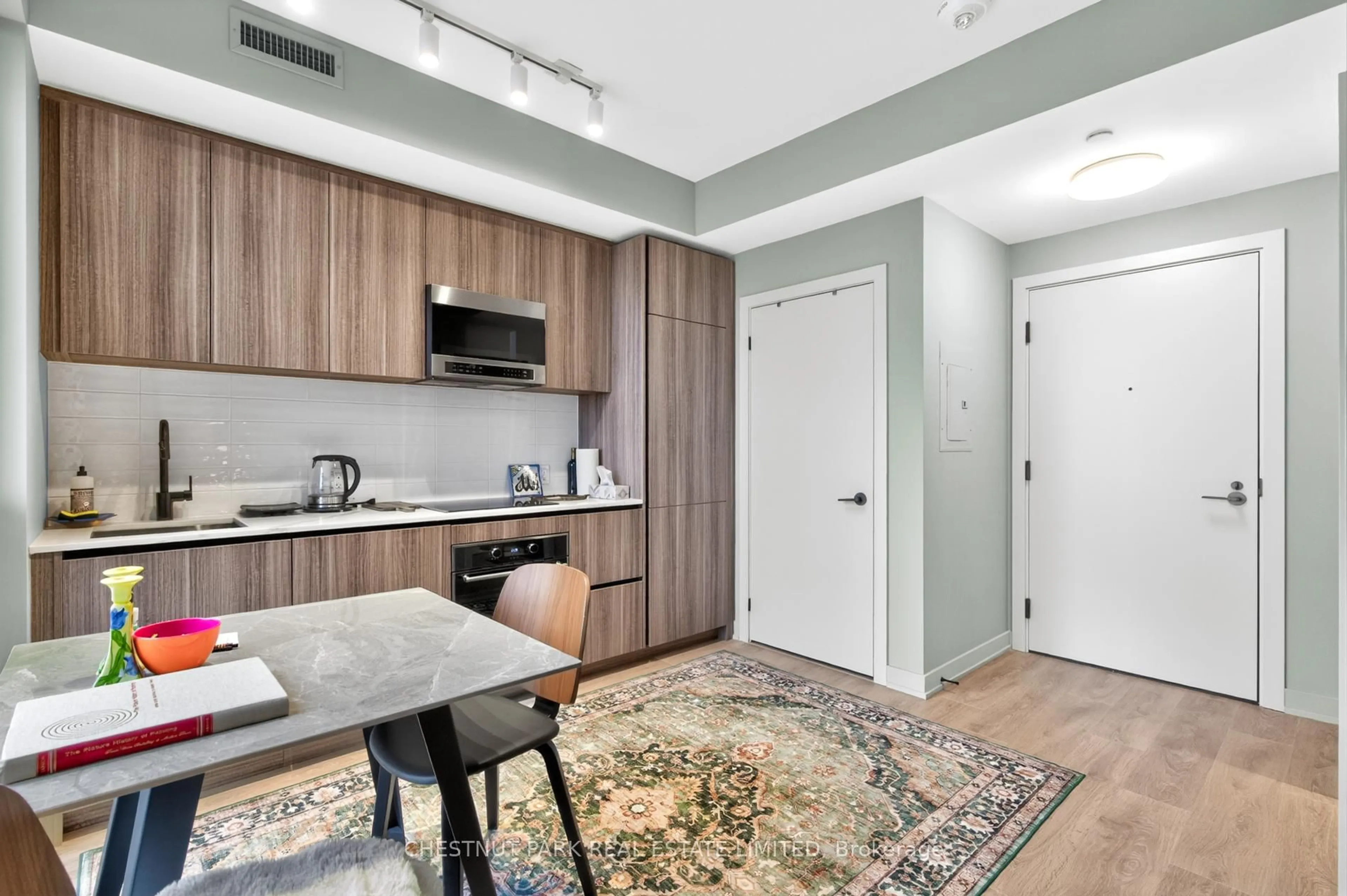 Open concept kitchen, unknown for 117 Broadway Ave #2810, Toronto Ontario M4P 1V3