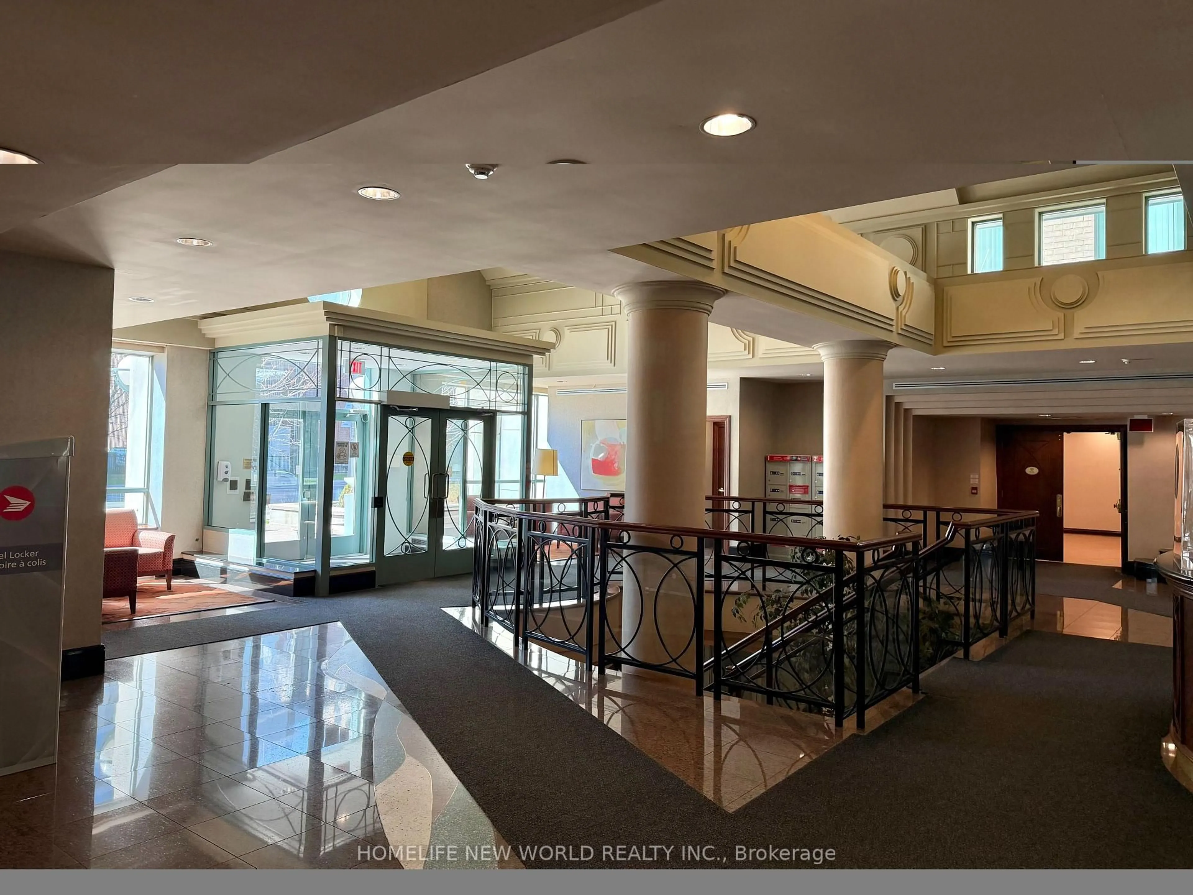 Indoor foyer for 39 Pemberton Ave #303, Toronto Ontario M2M 4L6