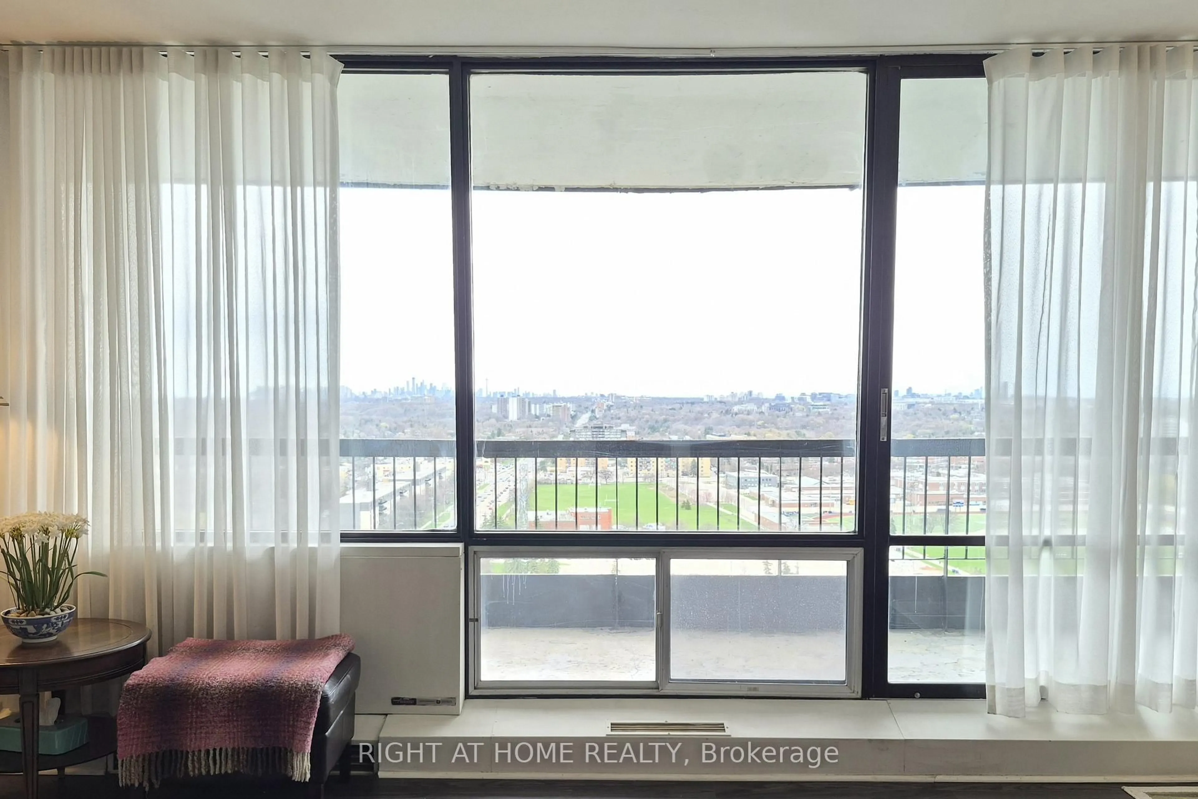 A pic of a room for 135 Antibes Dr #2605, Toronto Ontario M2R 2Z1