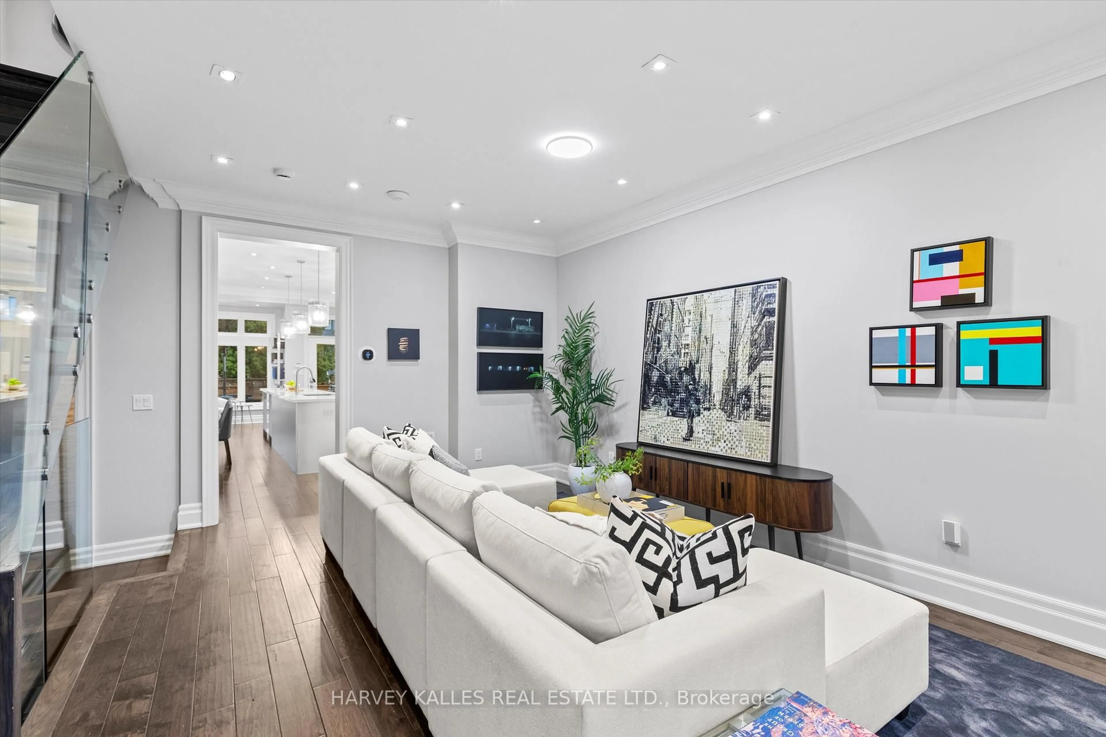 Unknown for 582 Woburn Ave, Toronto Ontario M5M 1L9