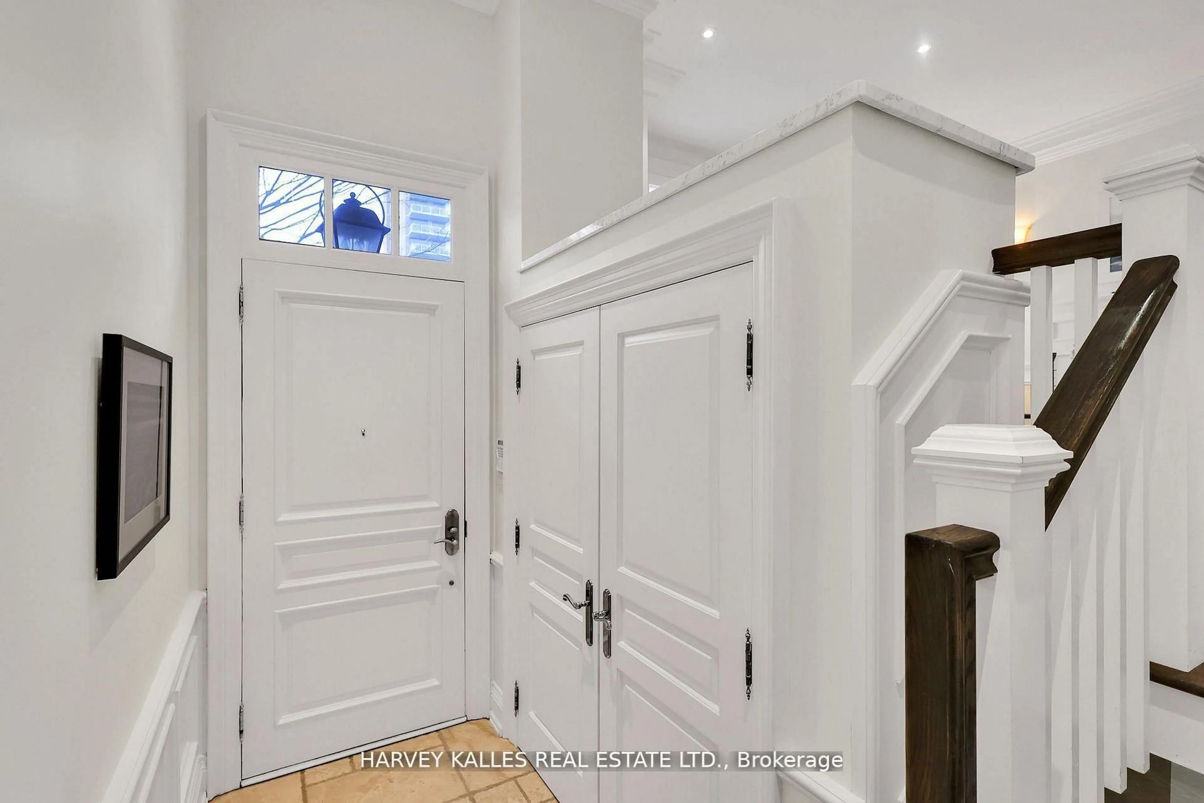 Indoor entryway for 39 Gormley Ave, Toronto Ontario M4V 1Y9