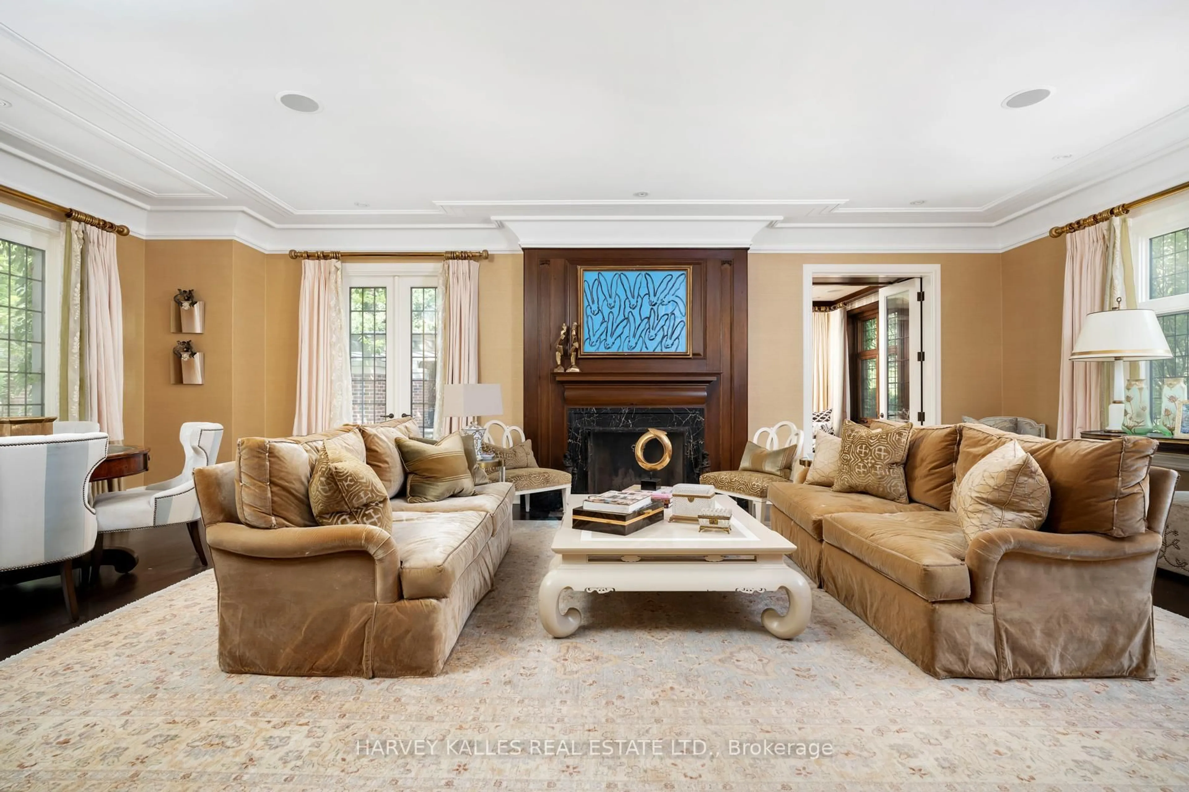 Living room with furniture, unknown for 175 Teddington Park Ave, Toronto Ontario M4N 2C8