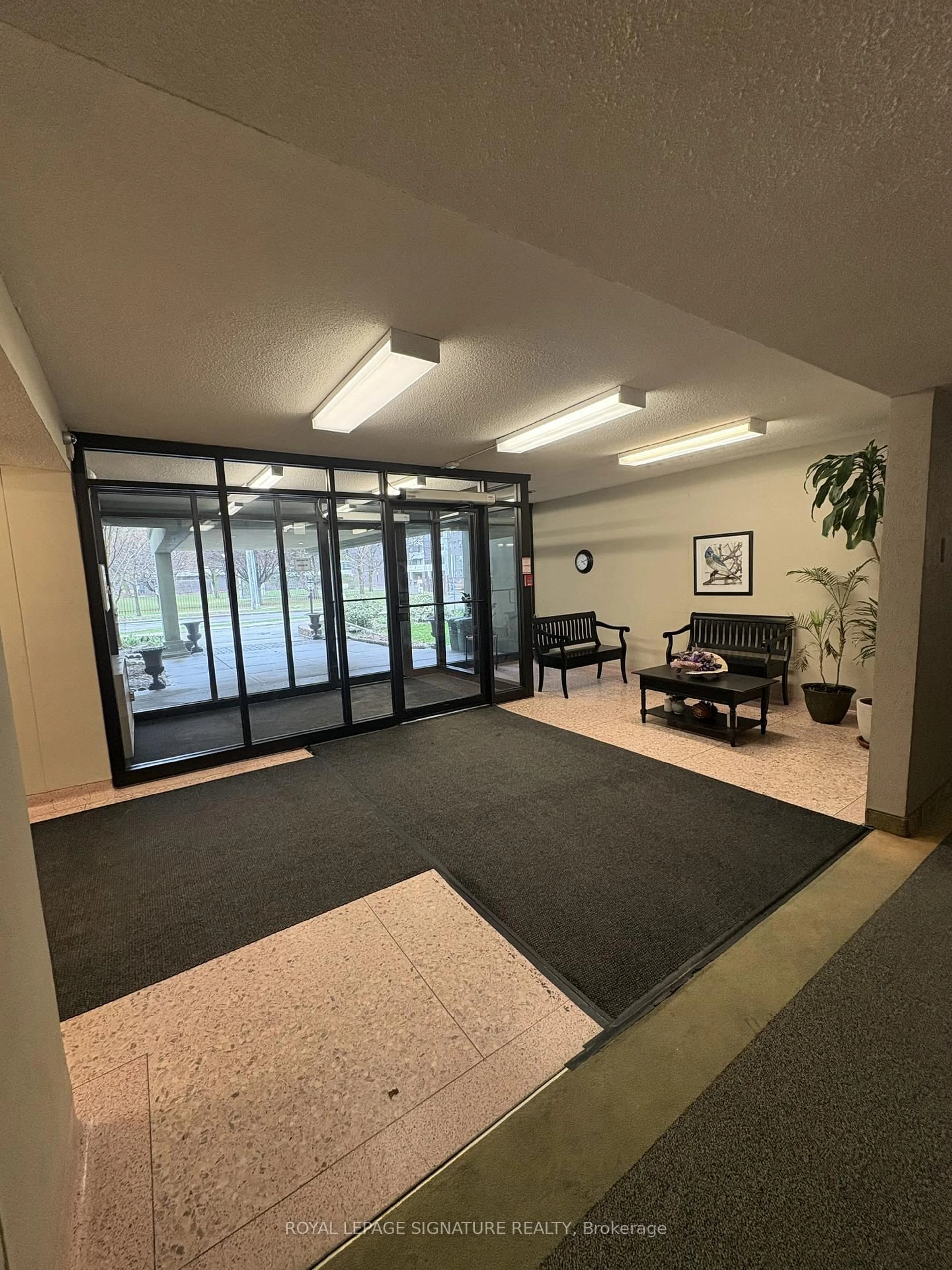 Indoor foyer for 70 Old Sheppard Ave #112, Toronto Ontario M2J 3L6